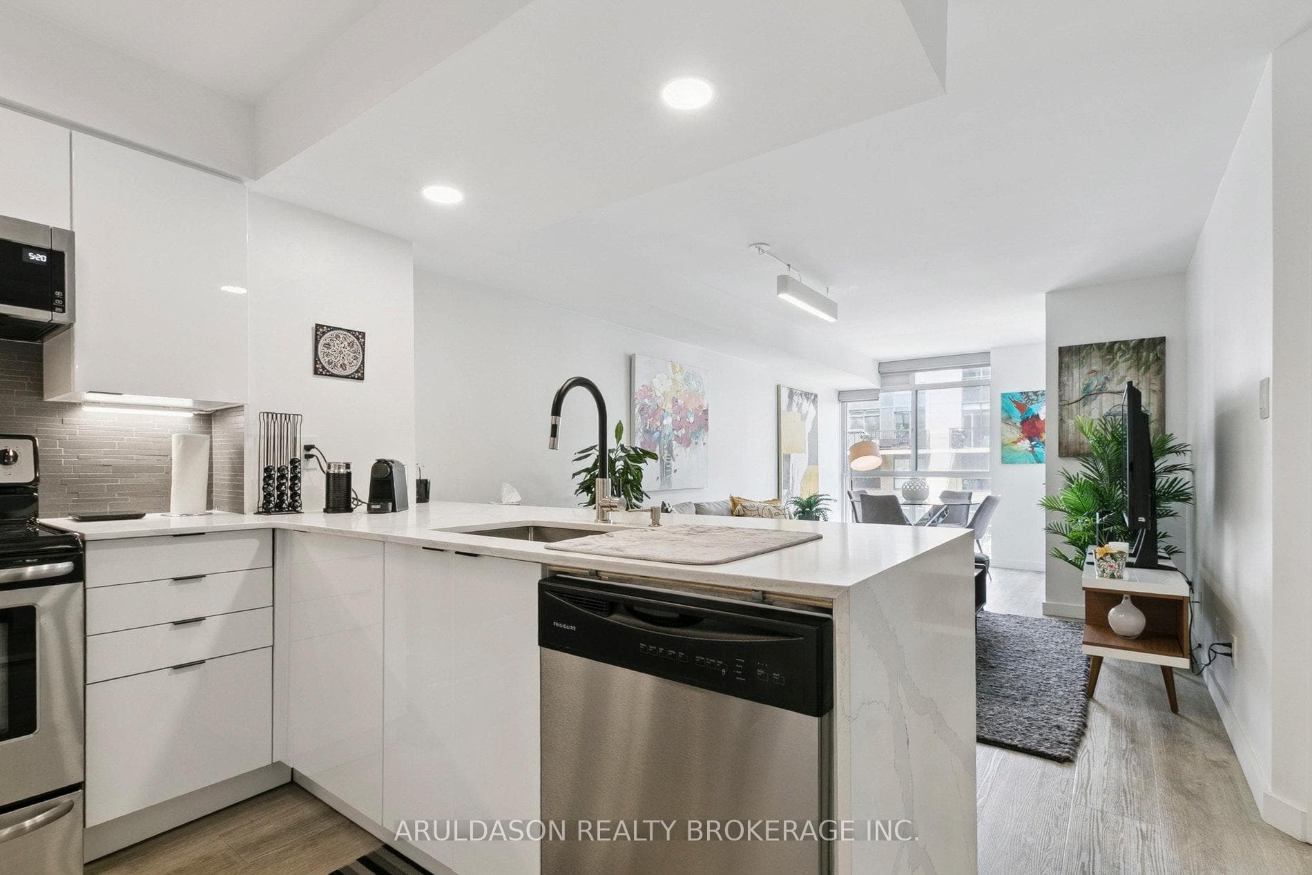 801 King Street Unit 716 photo 12