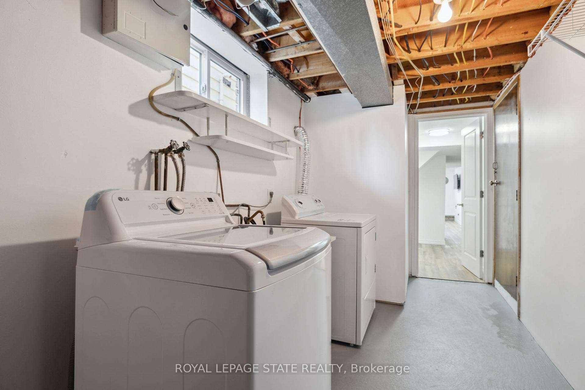 79 Delena Avenue Unit Lower photo 8