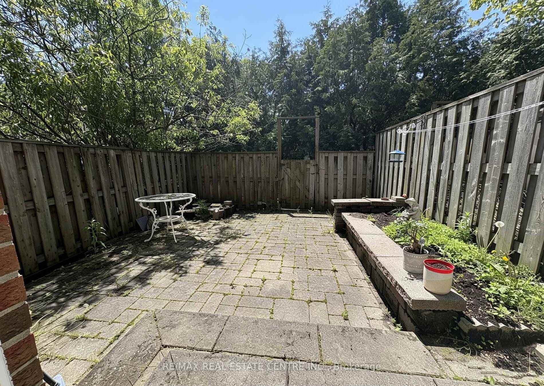 105 Wales Avenue photo 12