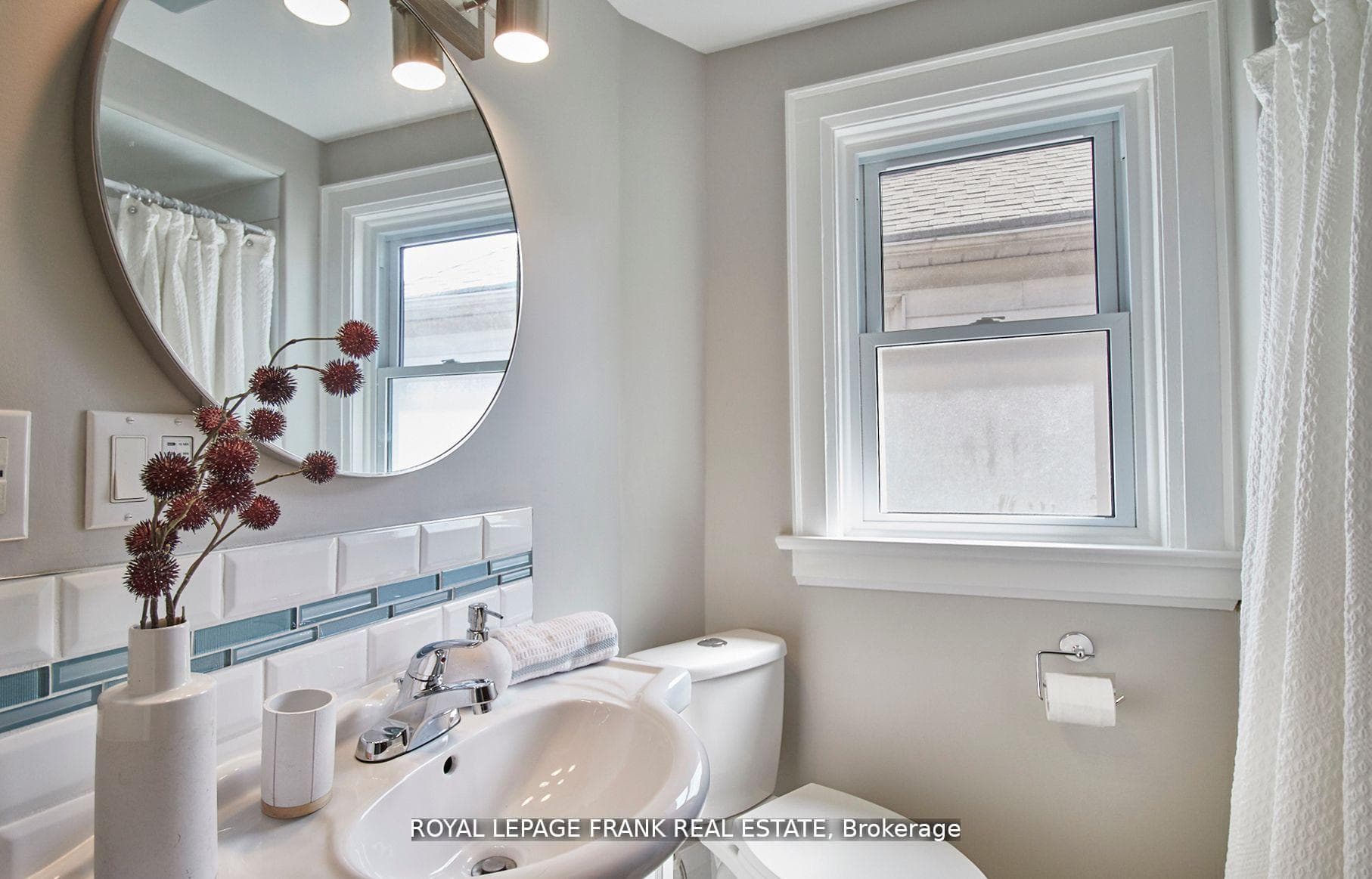 95 Agnes Street photo 25