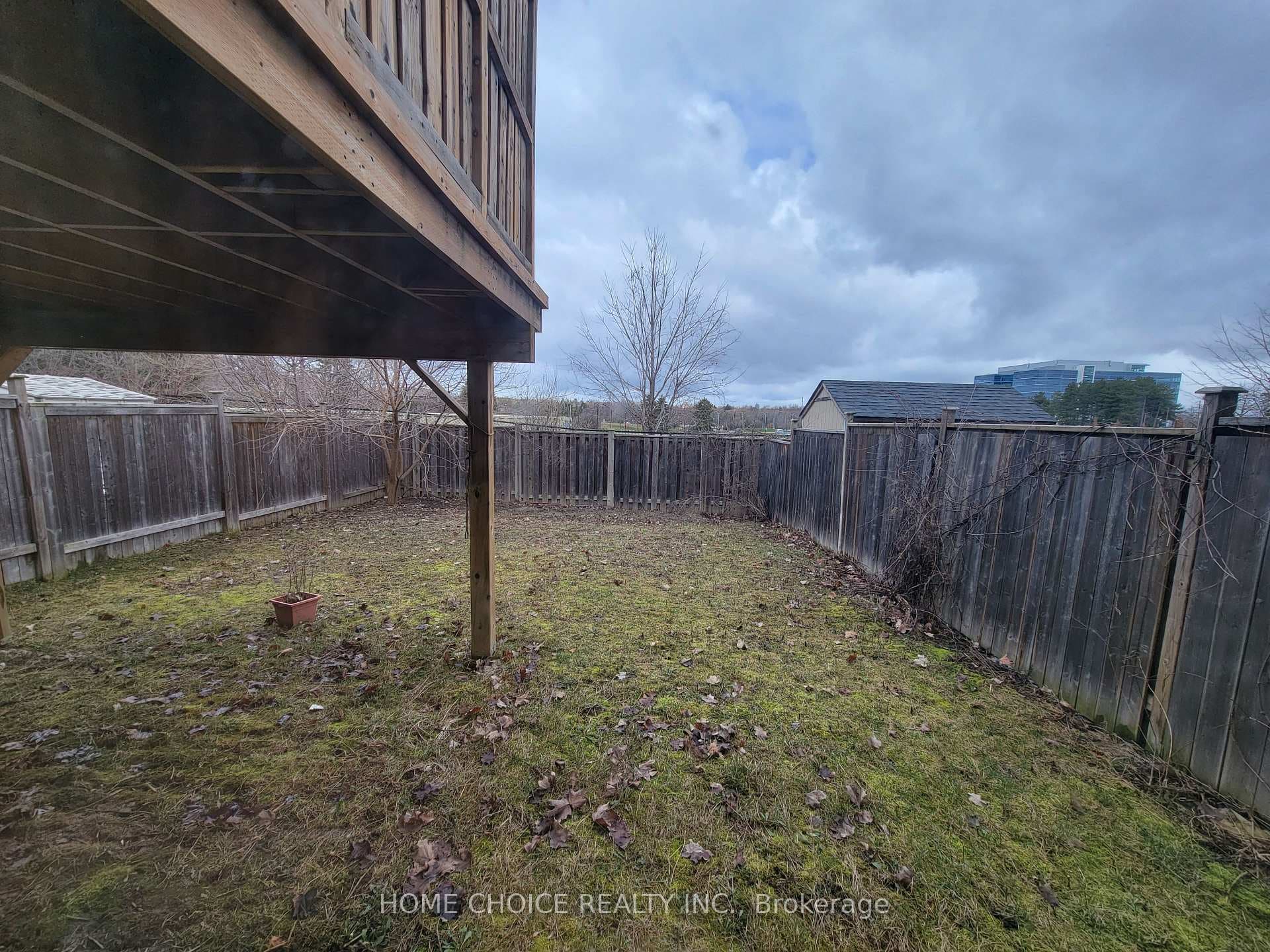 328 Rita's Avenue photo 7