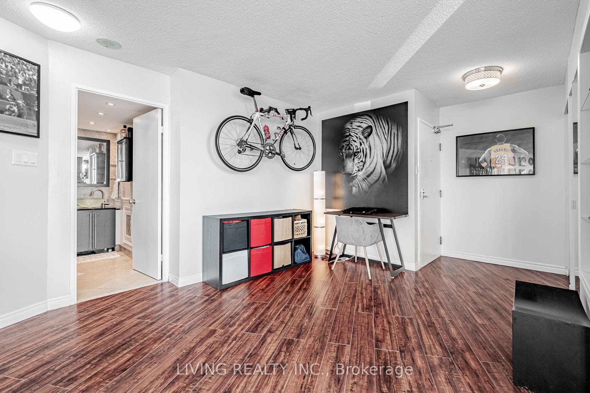 260 Queens Quay Unit 1202 photo 4