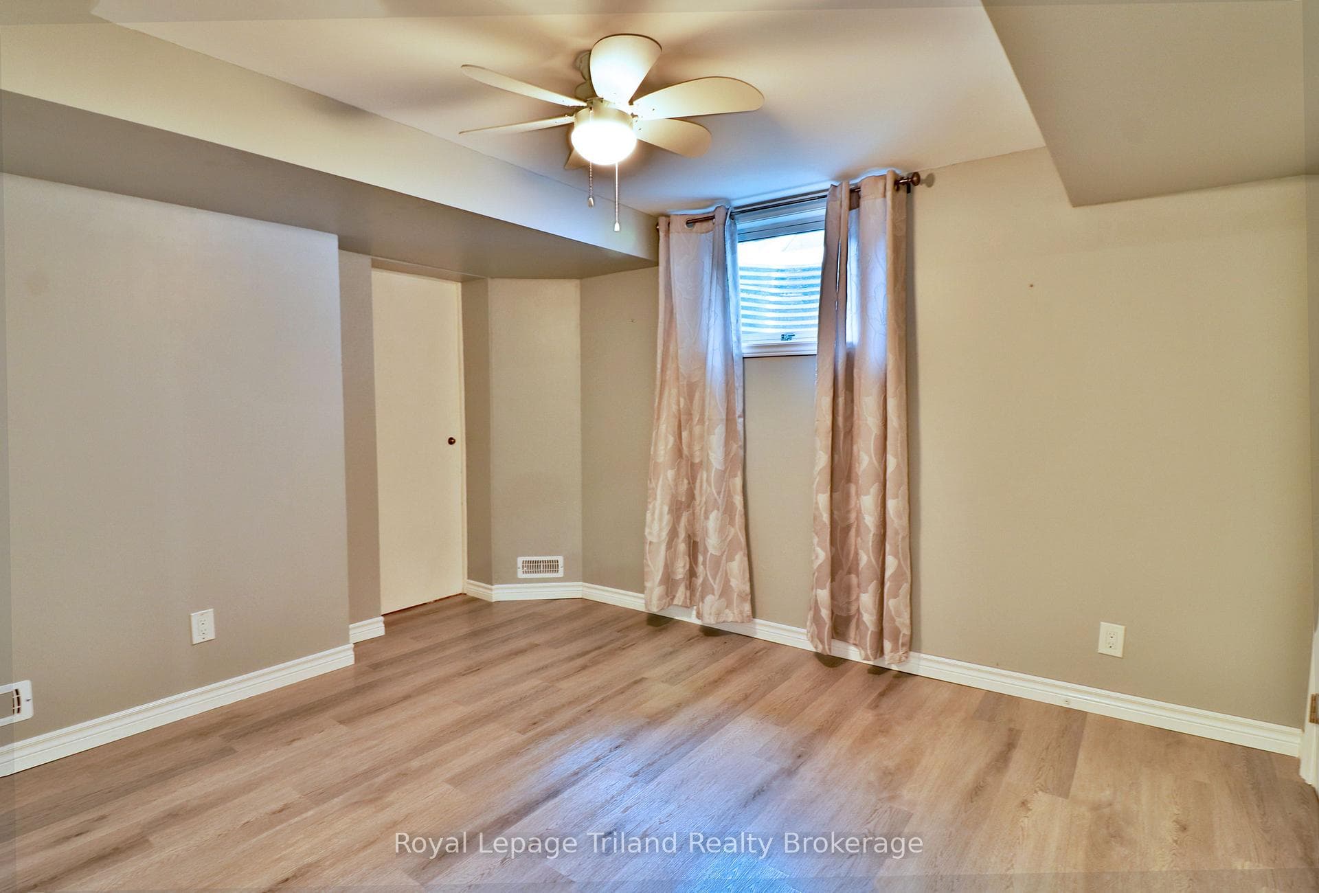 93 Winniett Street Unit C photo 5