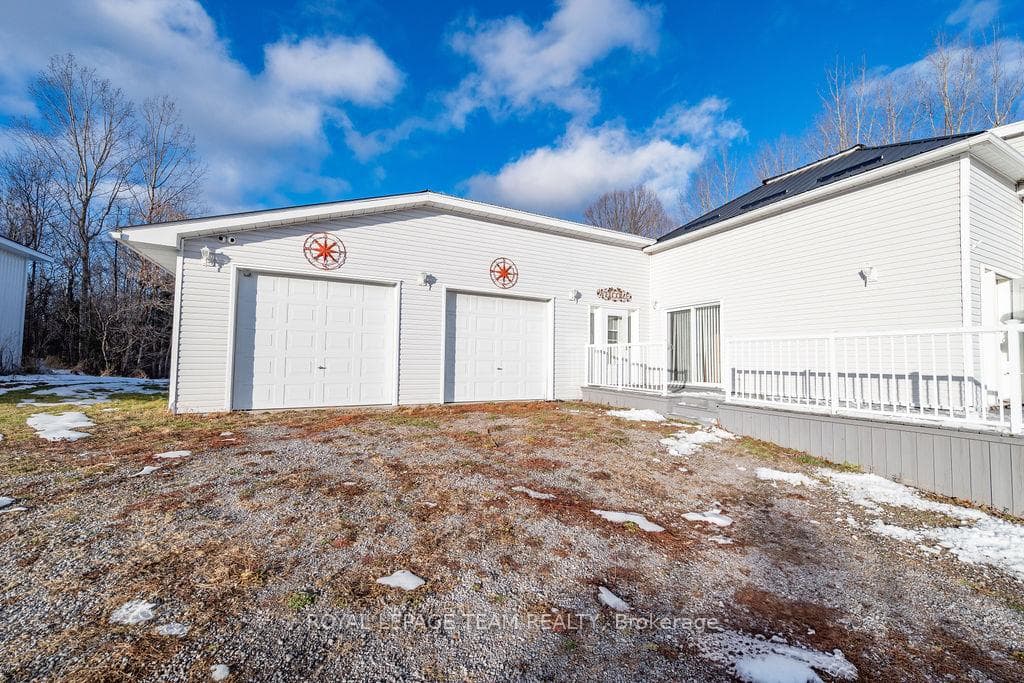 1150 Constant Lake Road photo 3
