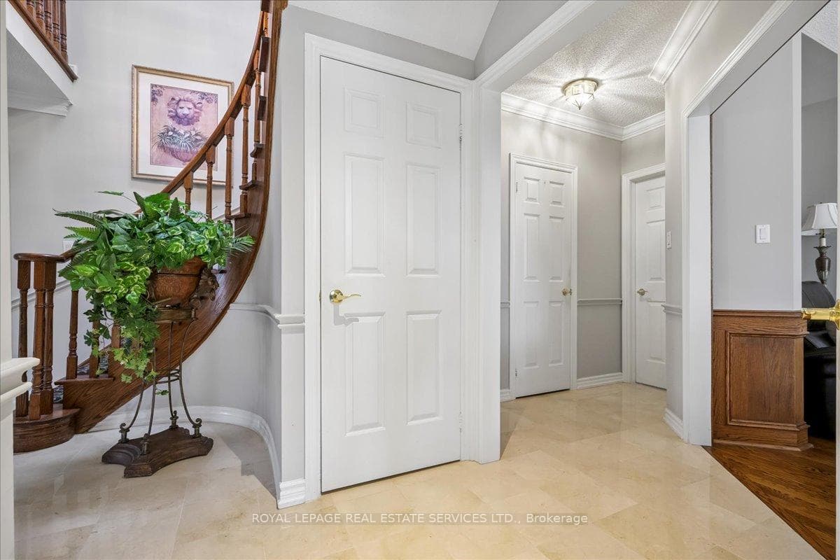 1401 The Links Drive photo 35