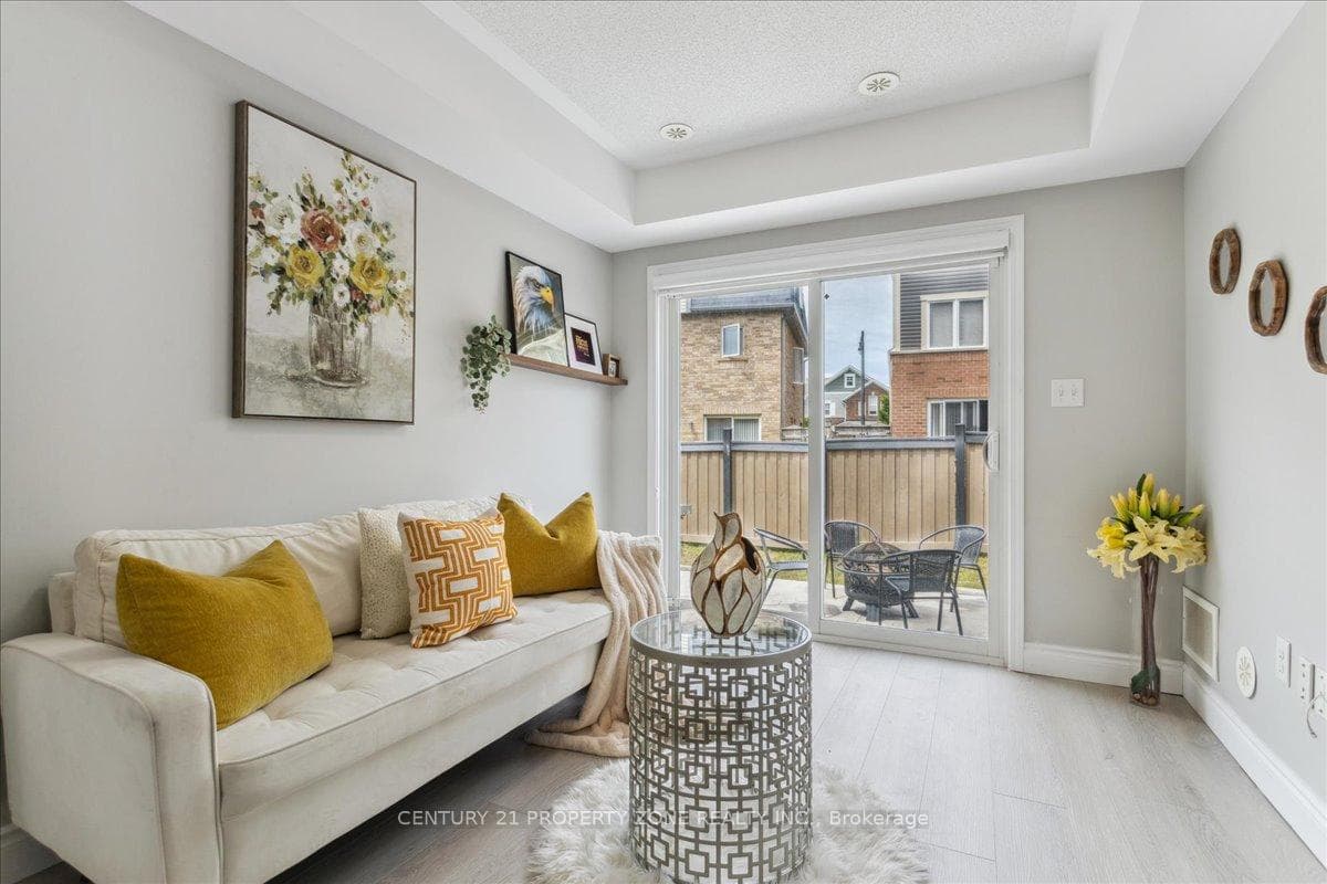 106 Lathbury Street photo 8