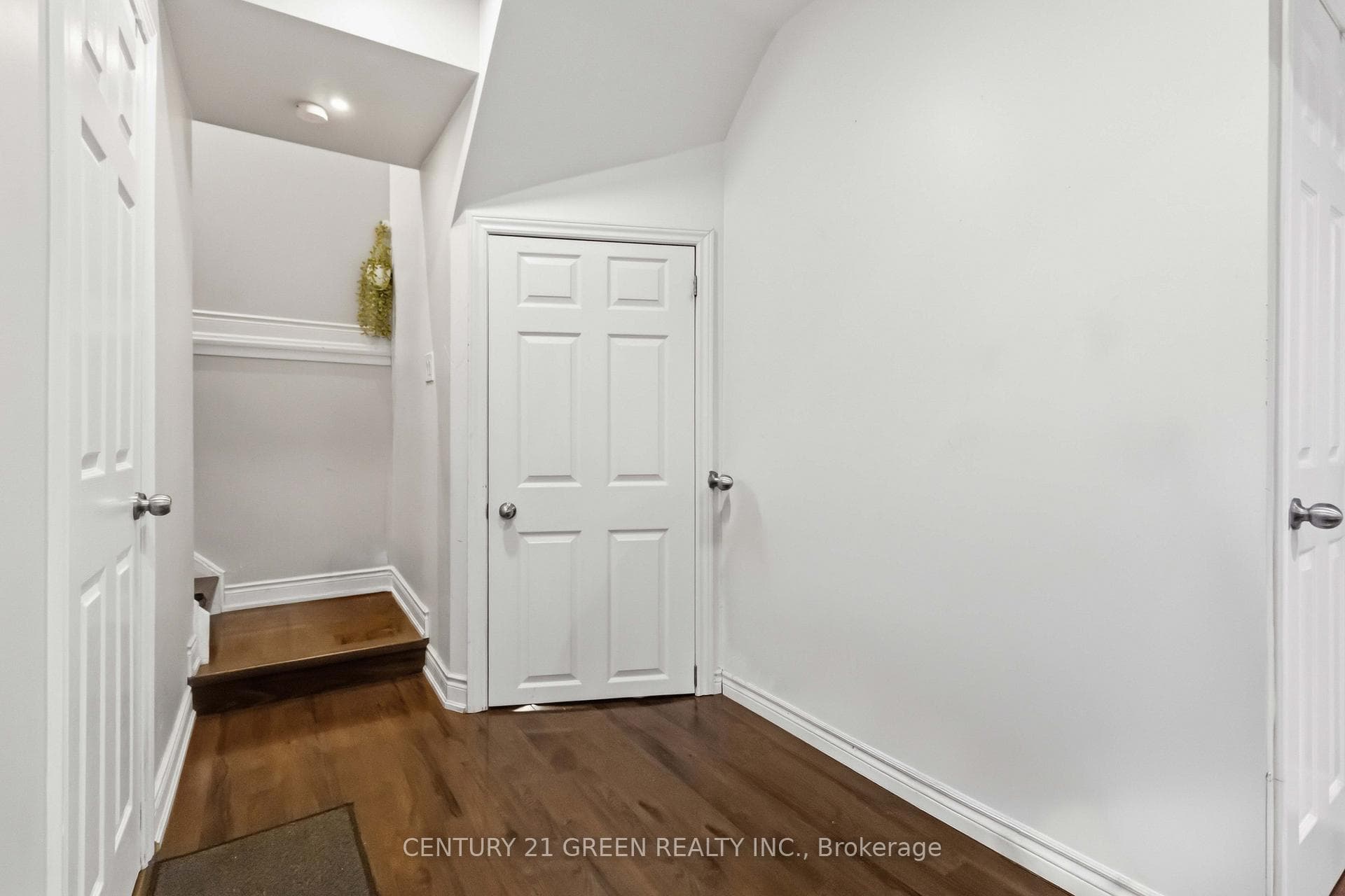 74 Davenport Crescent photo 29