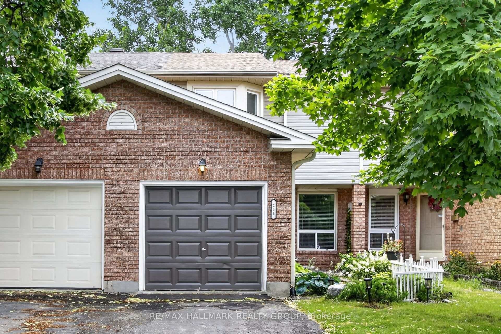 244 Huntersfield Drive photo 2