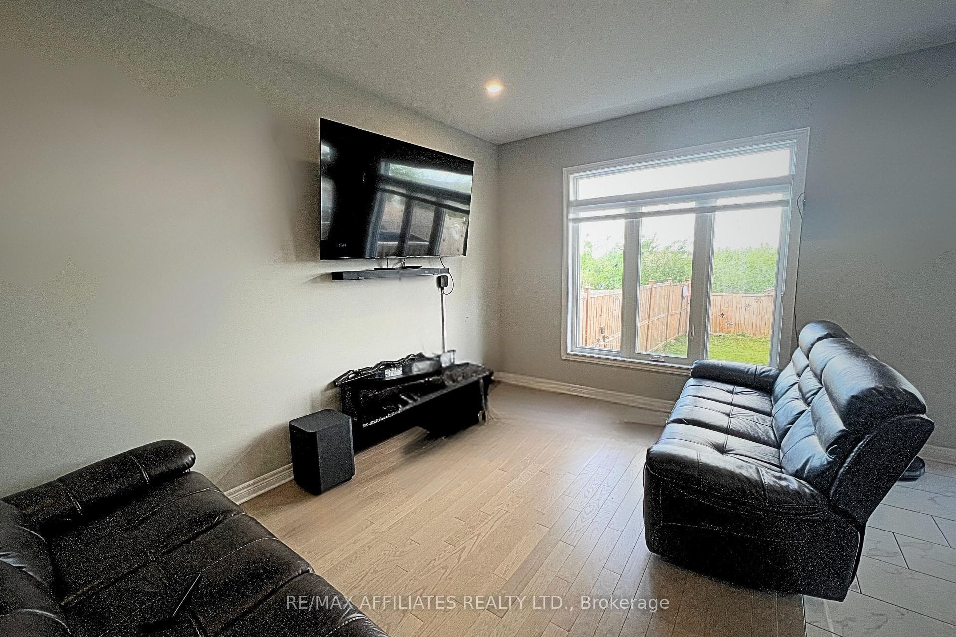 37 McPhail Road photo 4