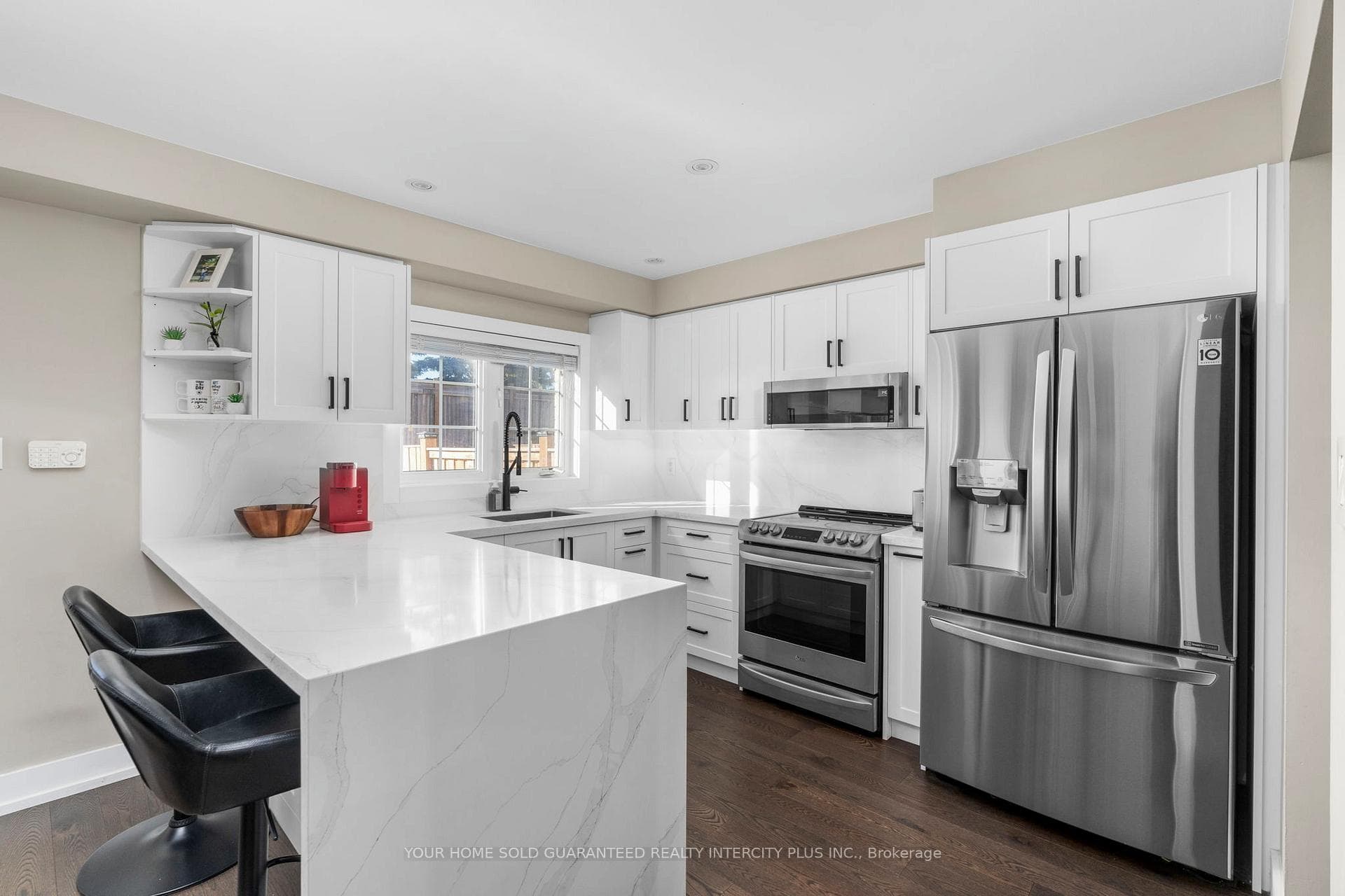 8 Crestbank Court photo 11