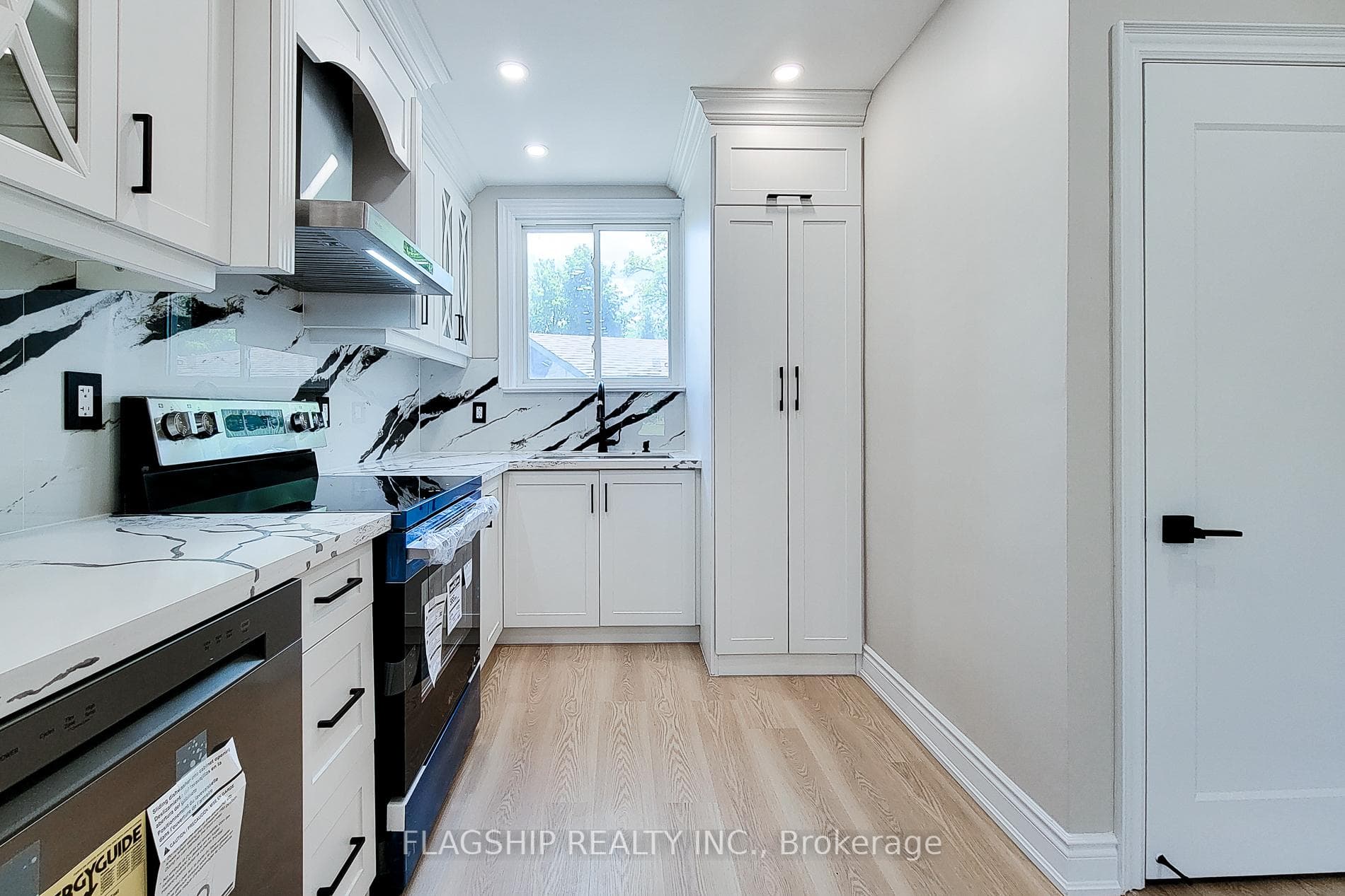 292 Glenholme Avenue photo 17