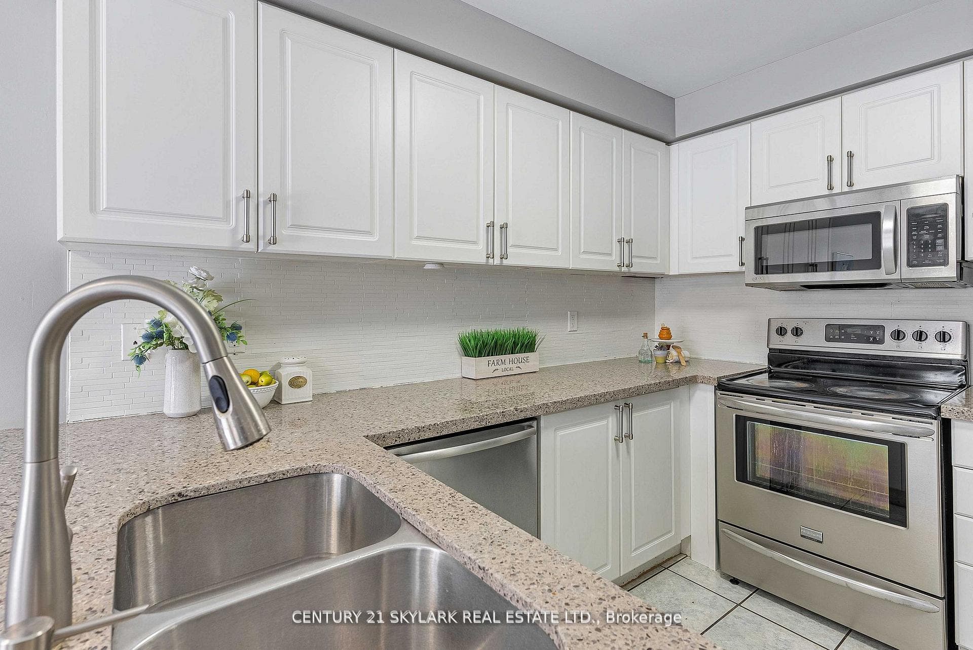 12 Carrington Place photo 15