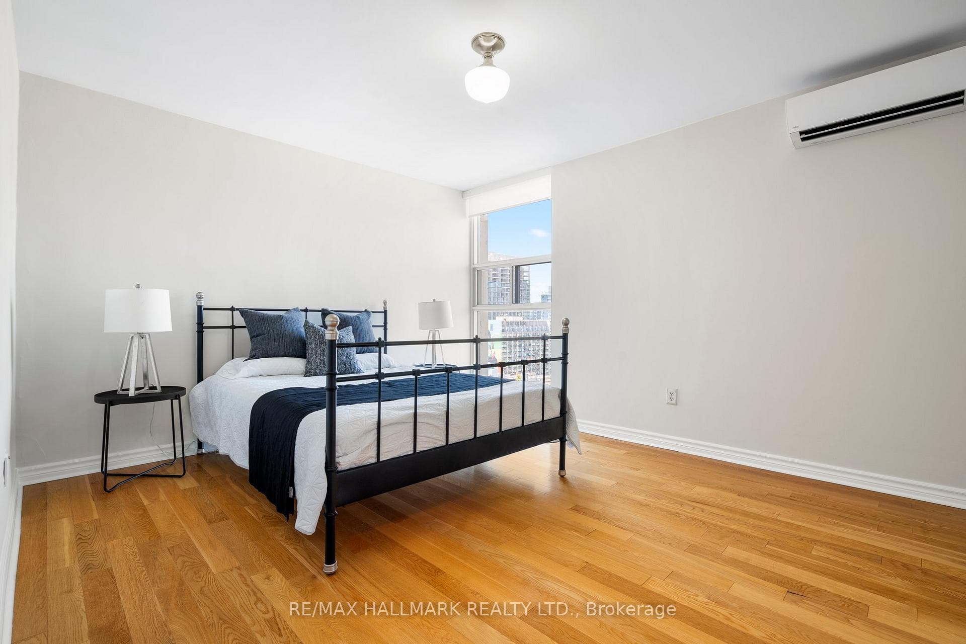40 Homewood Avenue Unit 2501 photo 19