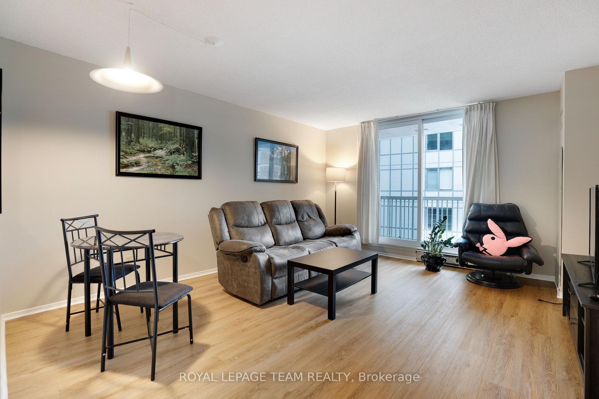 110 Forward Avenue Unit 904 photo 17