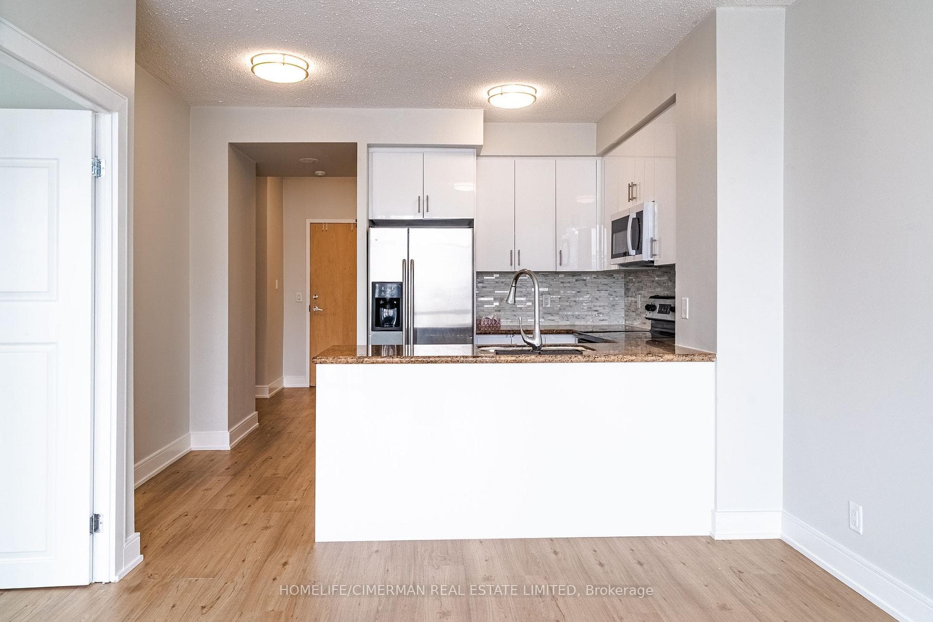 220 Burnhamthorpe Road Unit 1508 photo 3