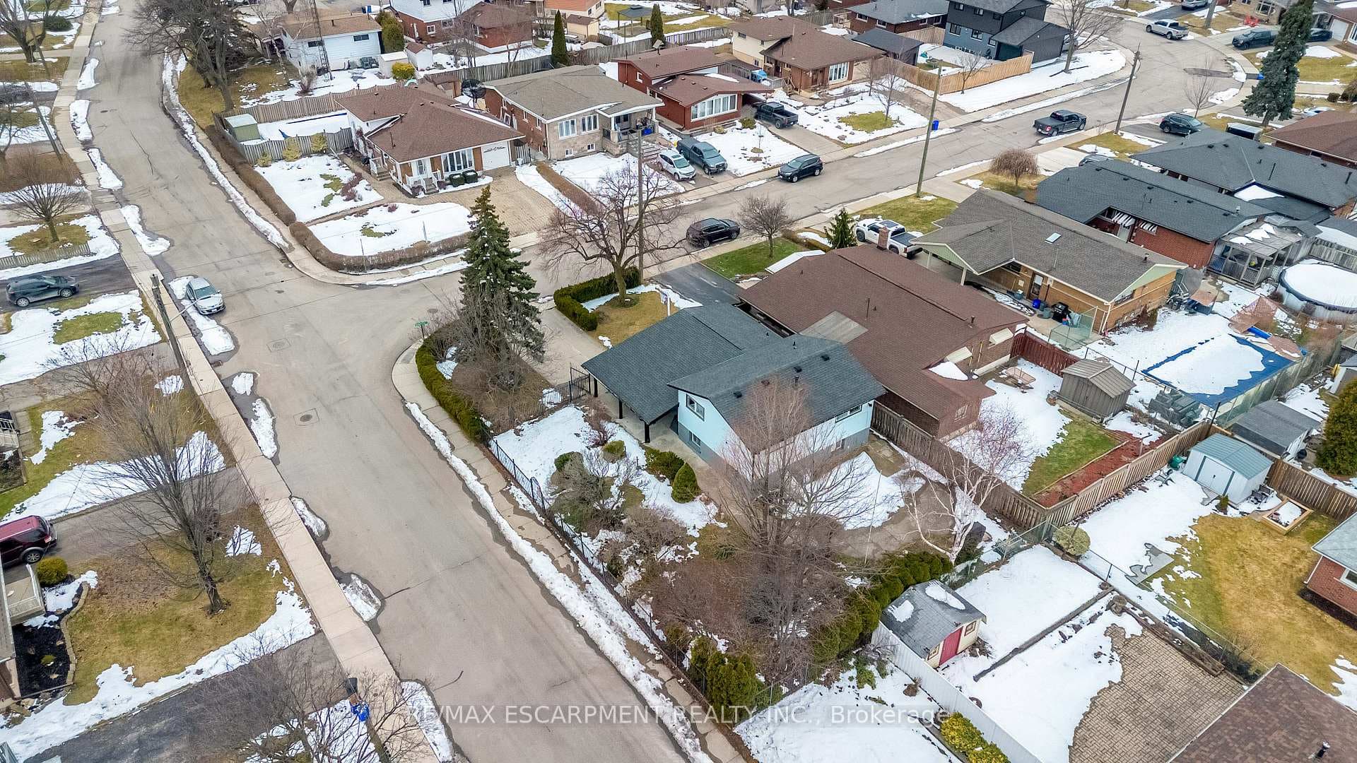 85 Ranchdale Drive photo 44