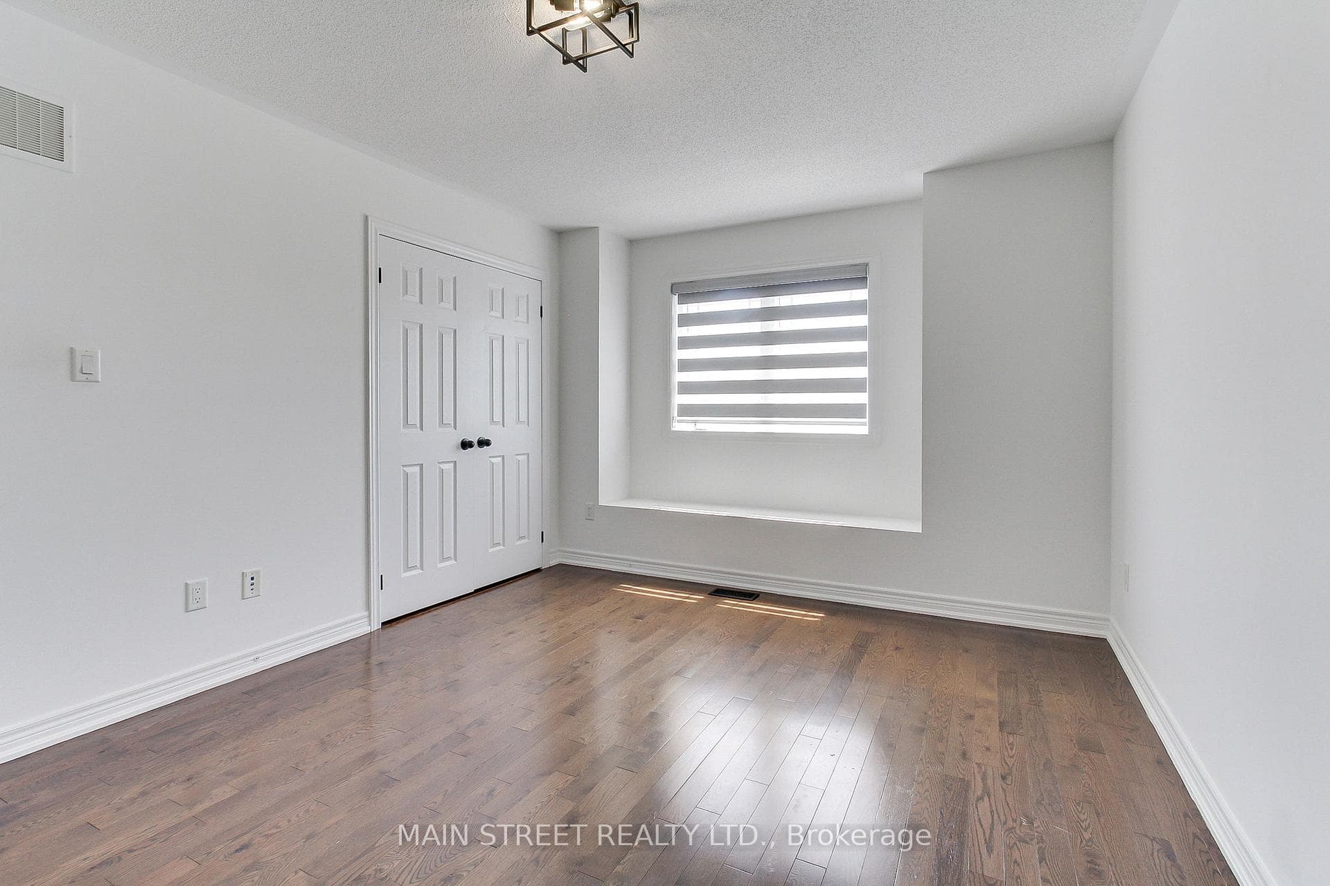 1386 Dallman Street photo 37