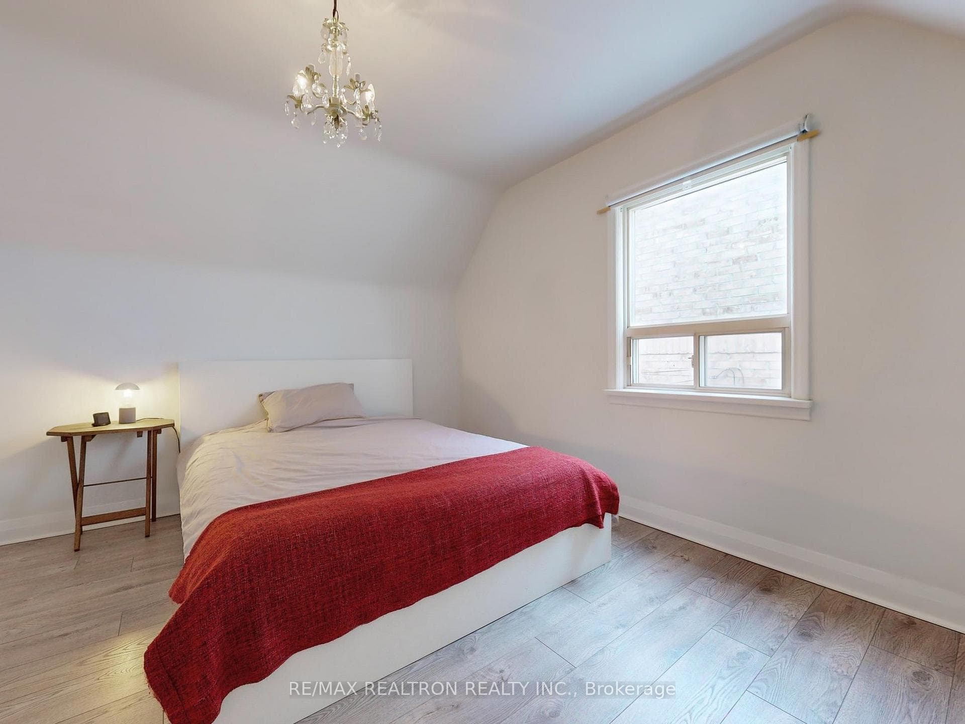 1876 Keele Street photo 21
