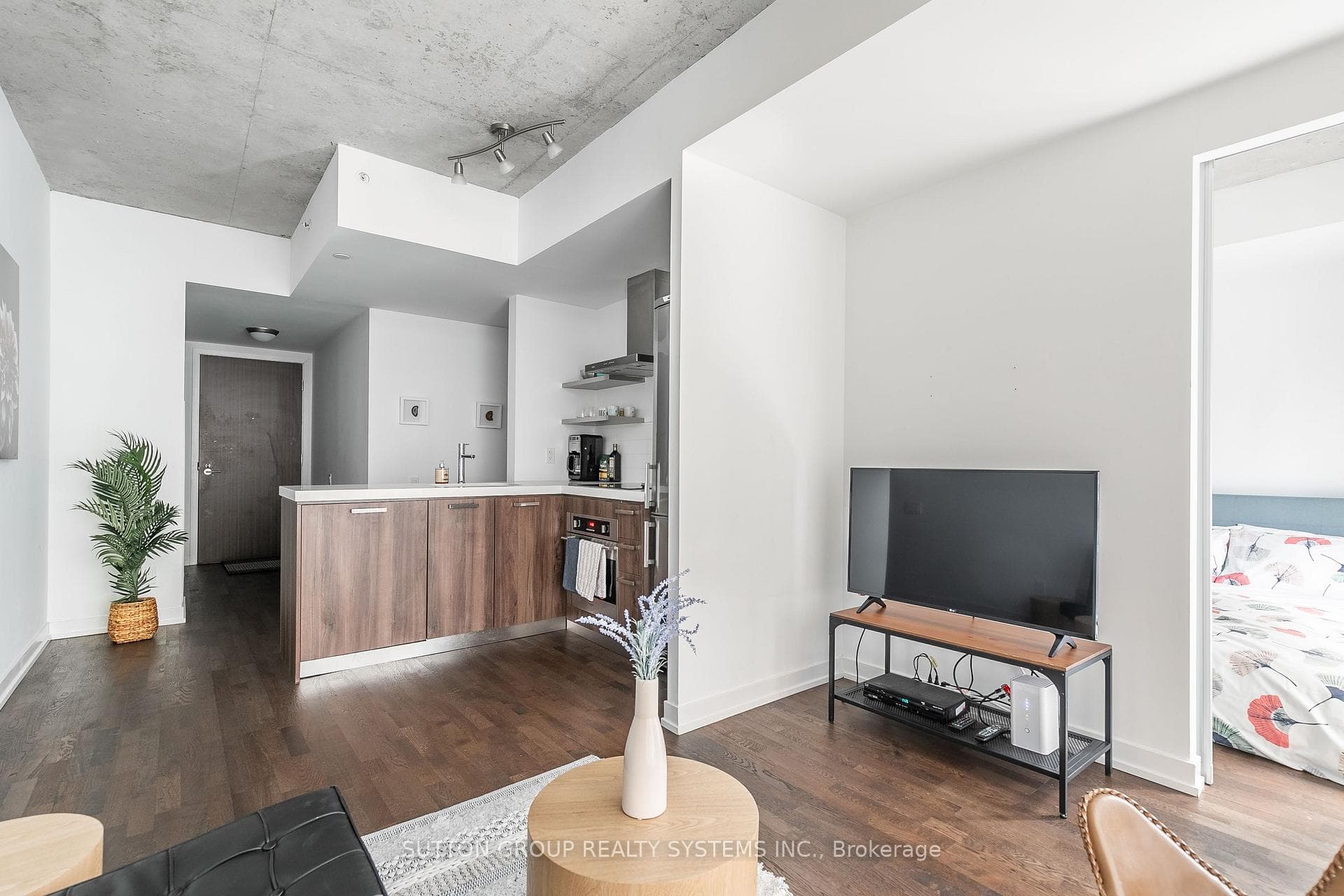461 Adelaide Street Unit 535 photo 7