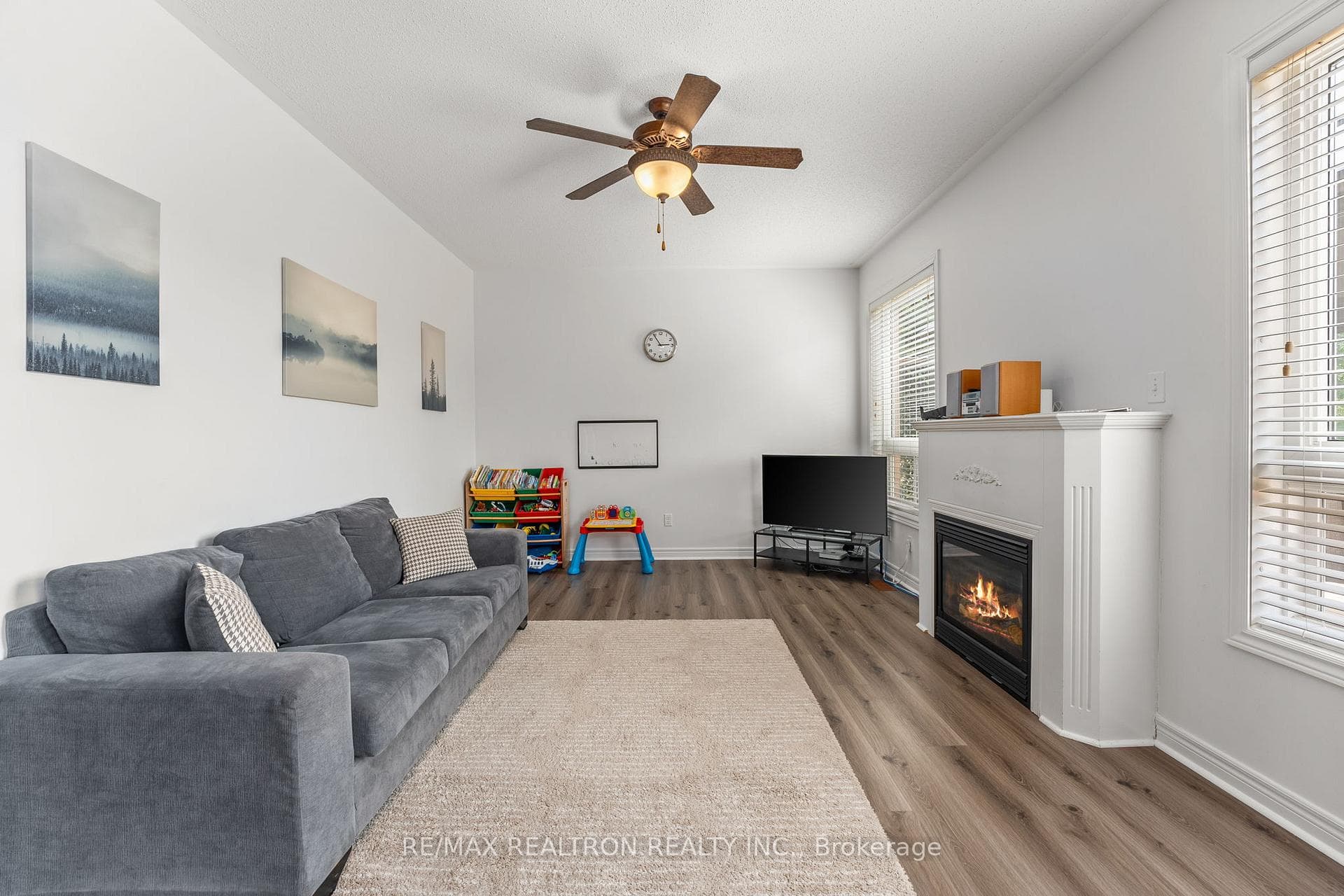 200 Roseborough Drive photo 18