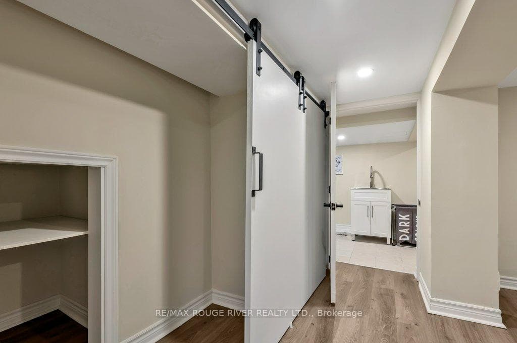 62 Bowie Avenue photo 27