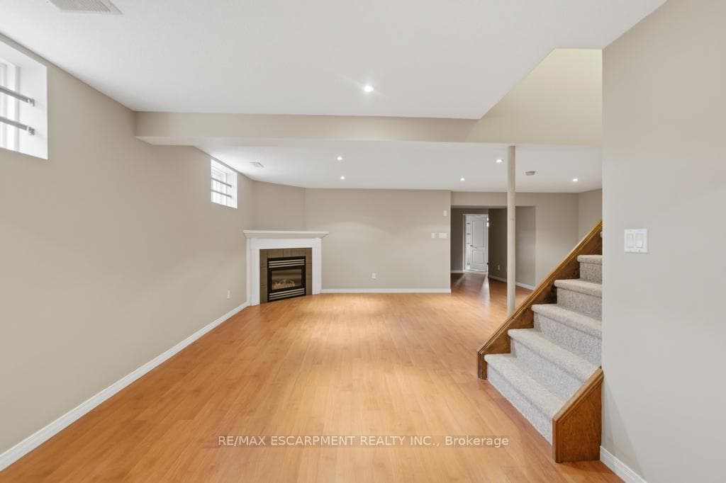 80 Lister Avenue photo 18