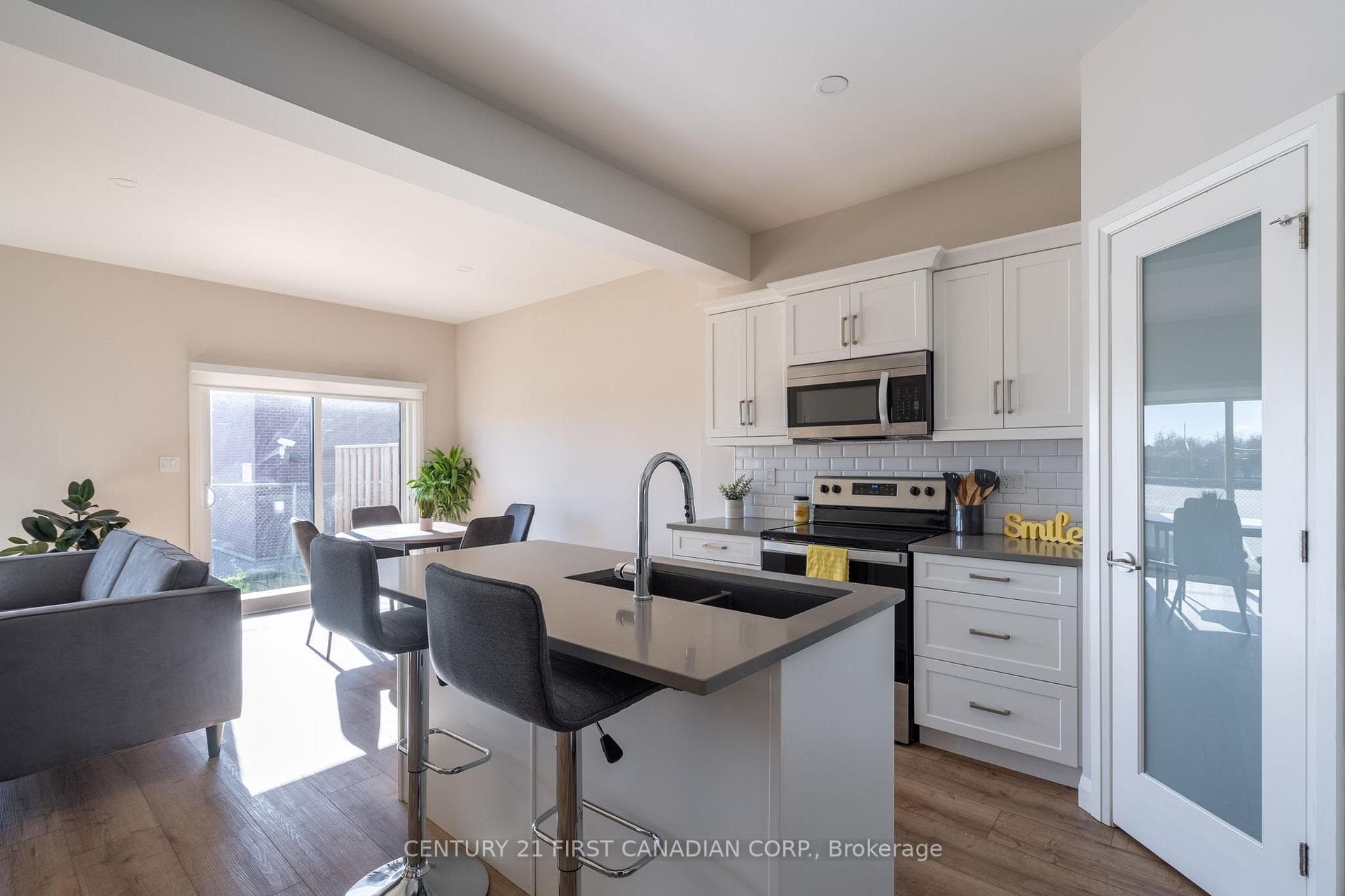 17 Nicholson Street Unit 32 photo 2