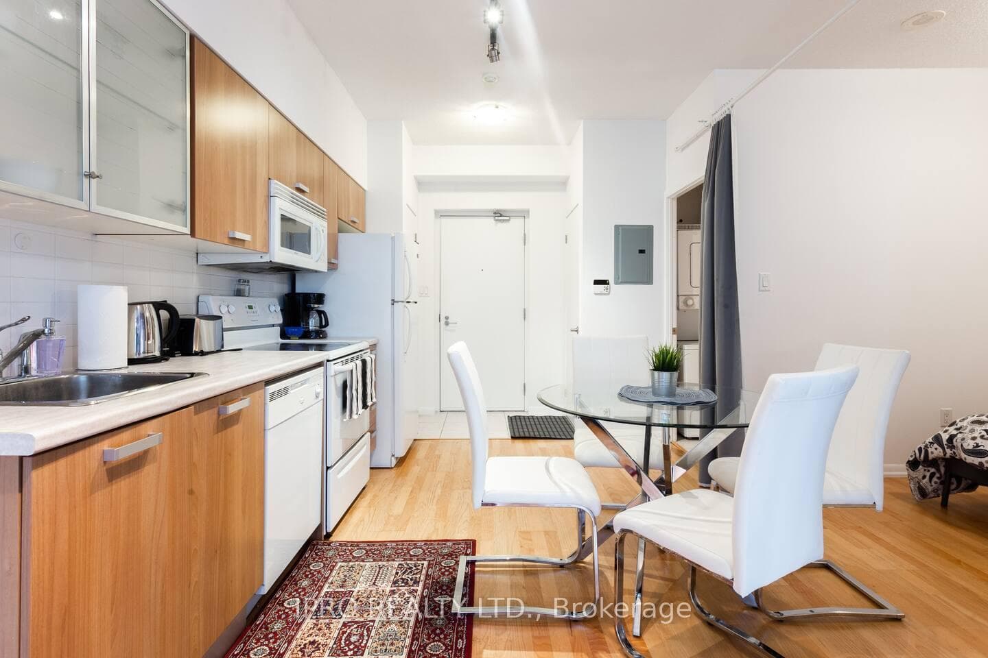 38 Grenville Street Unit 3210 photo 4