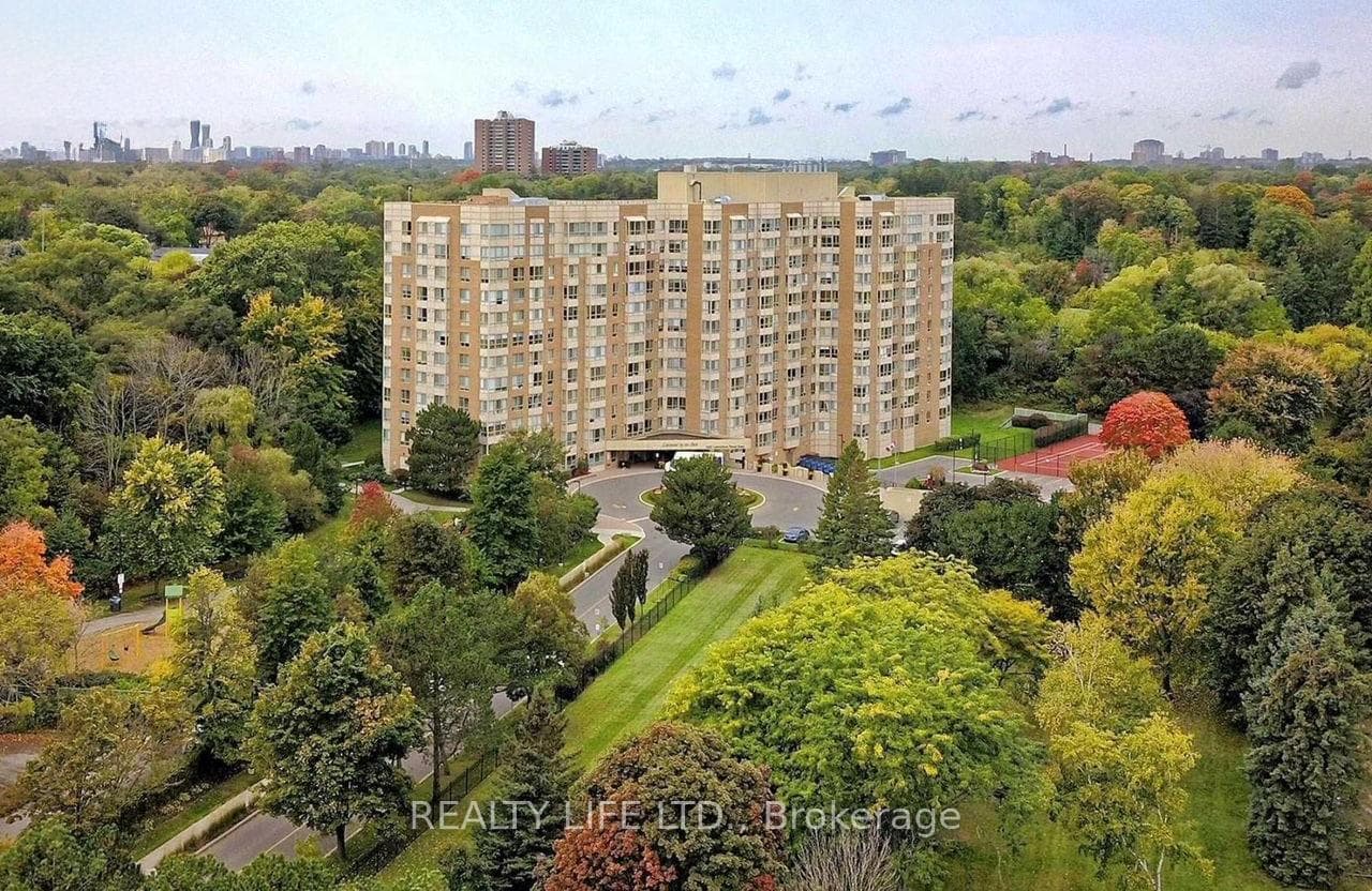 1485 Lakeshore Road Unit 1003 photo 1