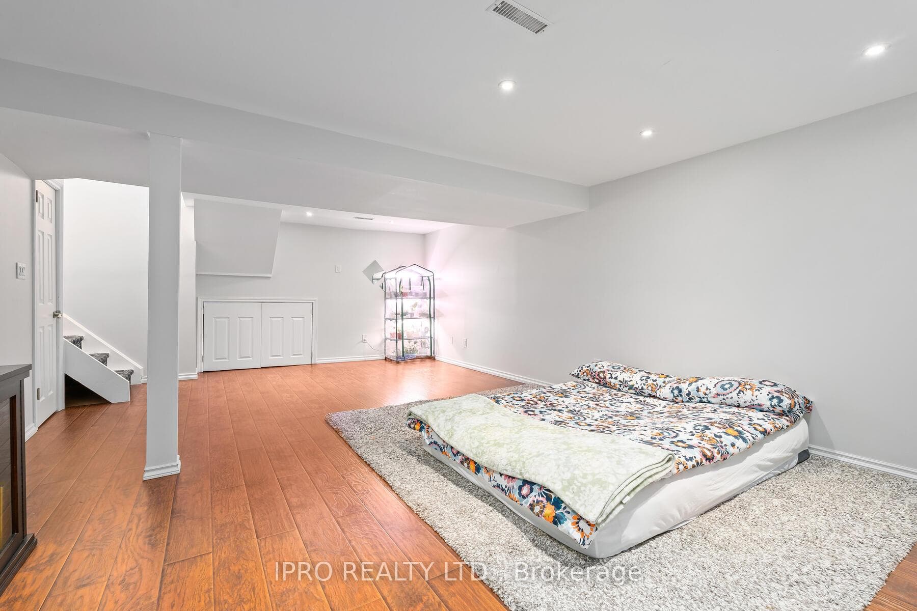 43 Lorne Scots Drive photo 17