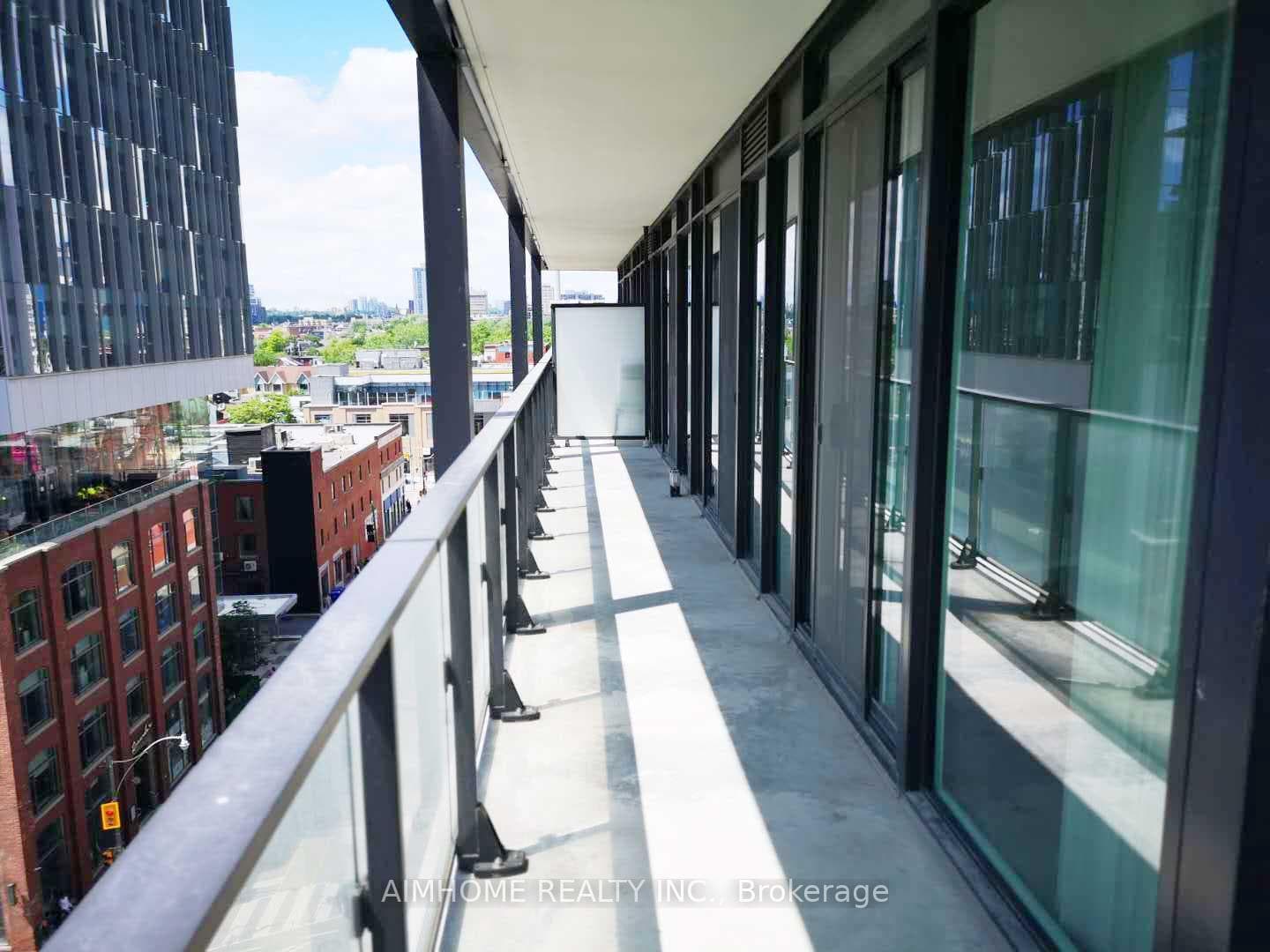 125 Peter Street Unit 601 photo 1