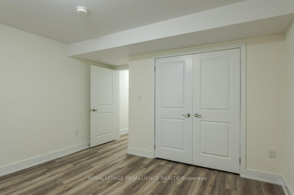 550 Brealey Drive Unit 18 photo 46