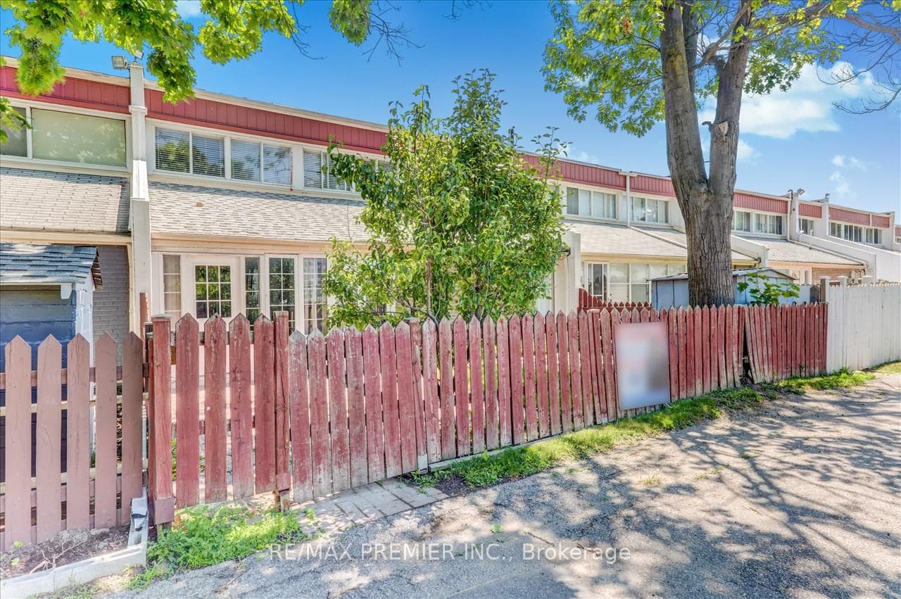 2901 Jane Street Unit 9 photo 21