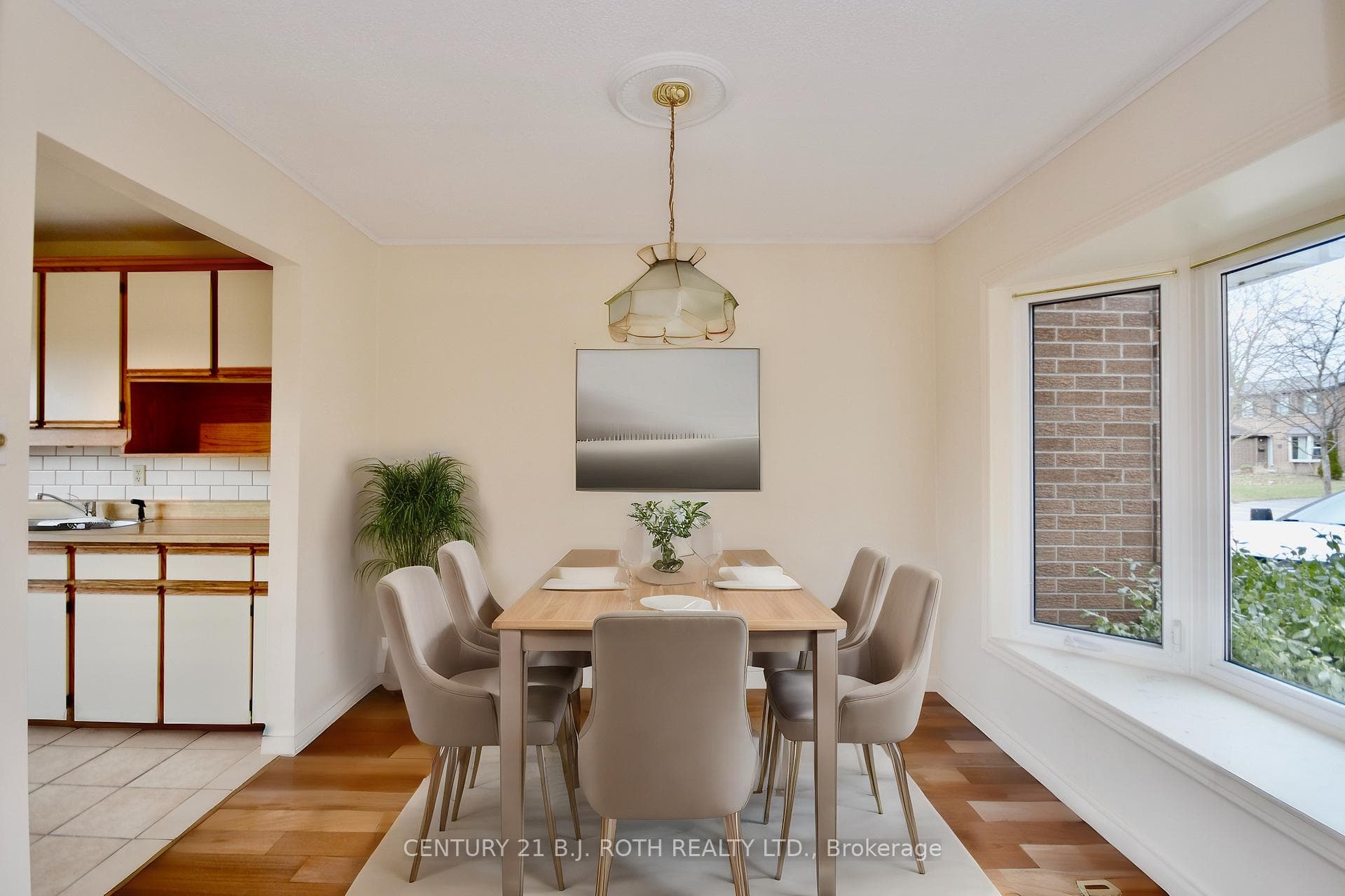 Virtually staged dining room