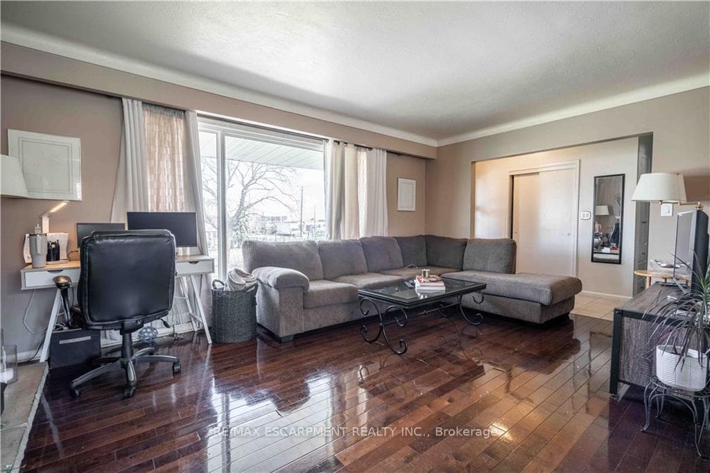 4 Warkdale Drive photo 3