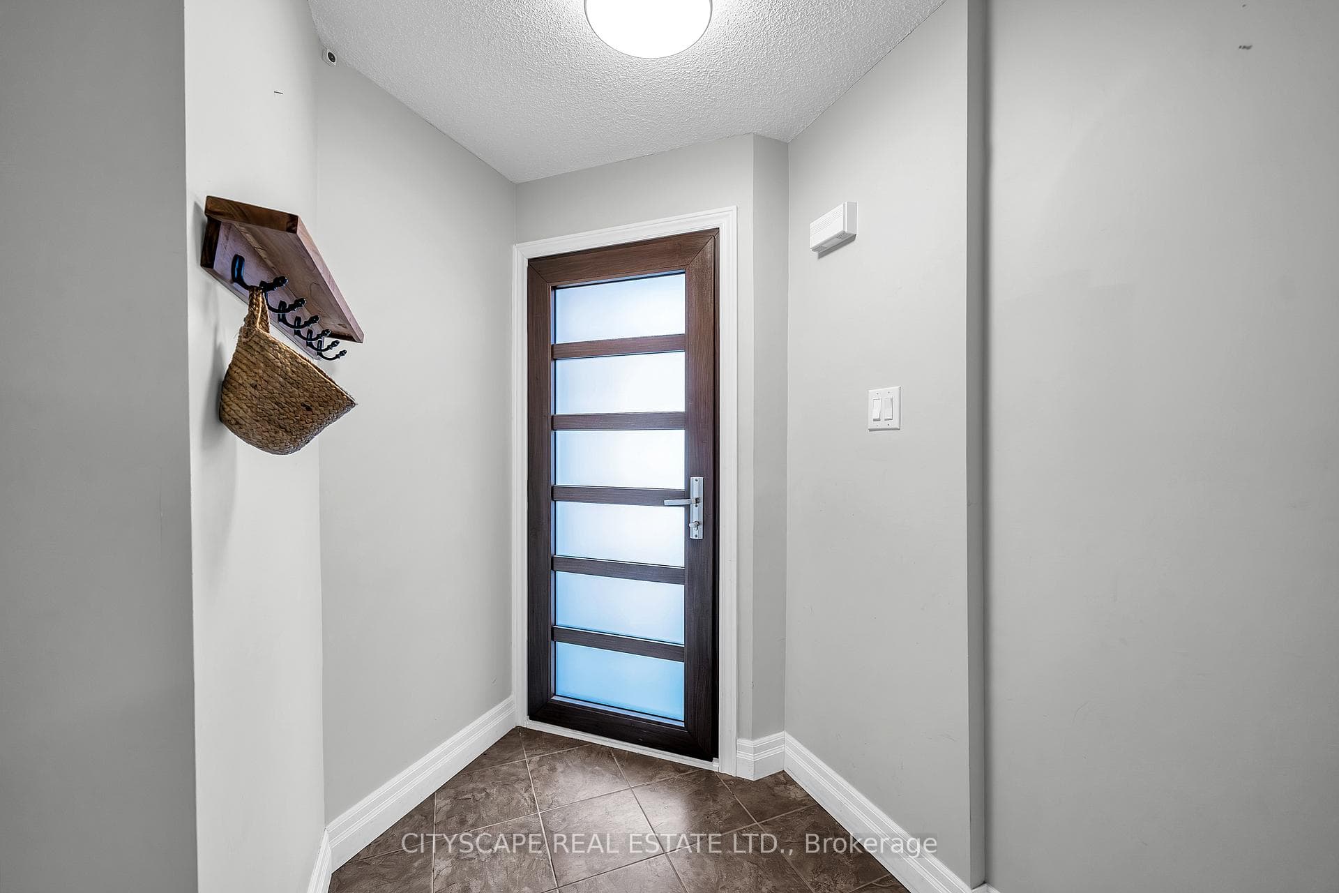 Main - 1605 Deerbrook Drive photo 3
