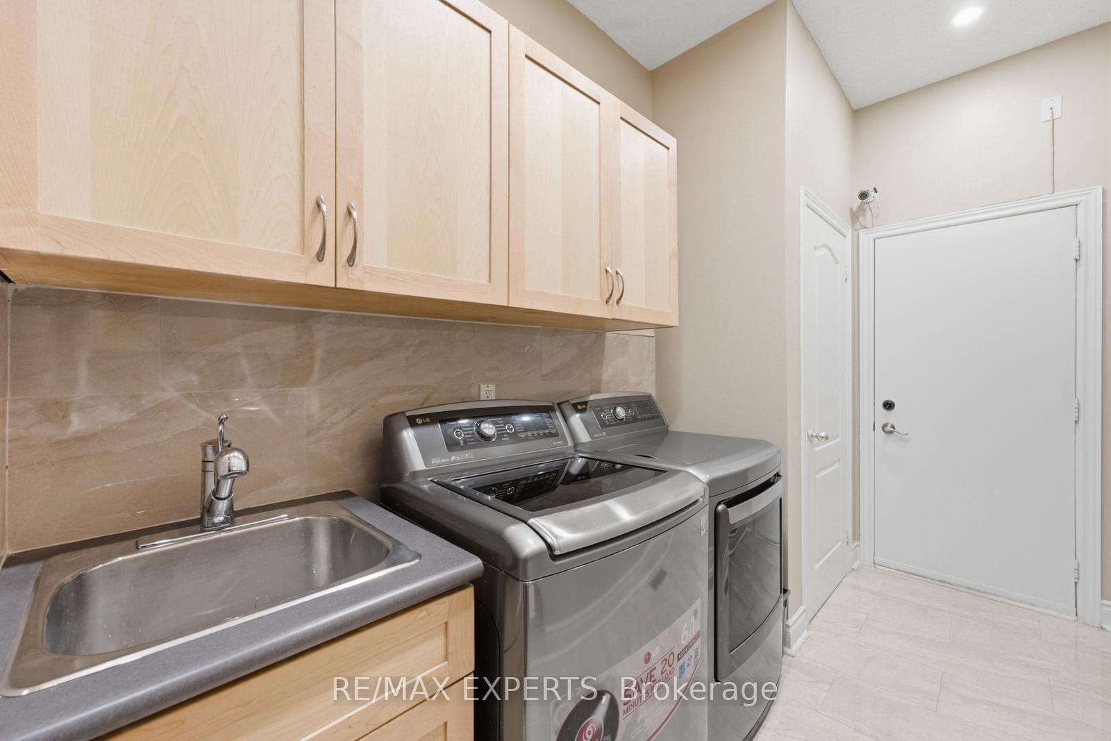 215 Velmar Drive photo 39