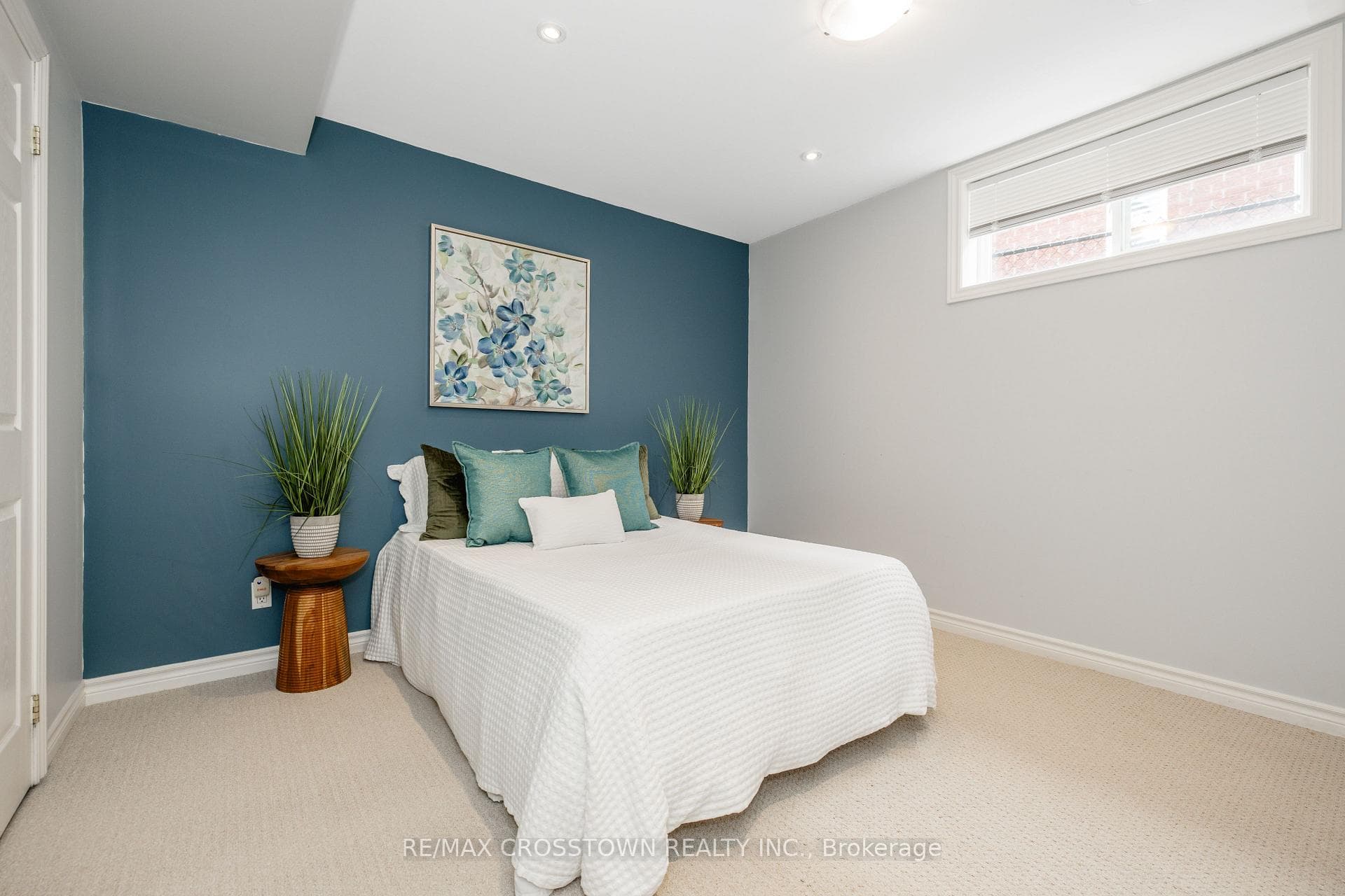 11 Revelstoke Court photo 43