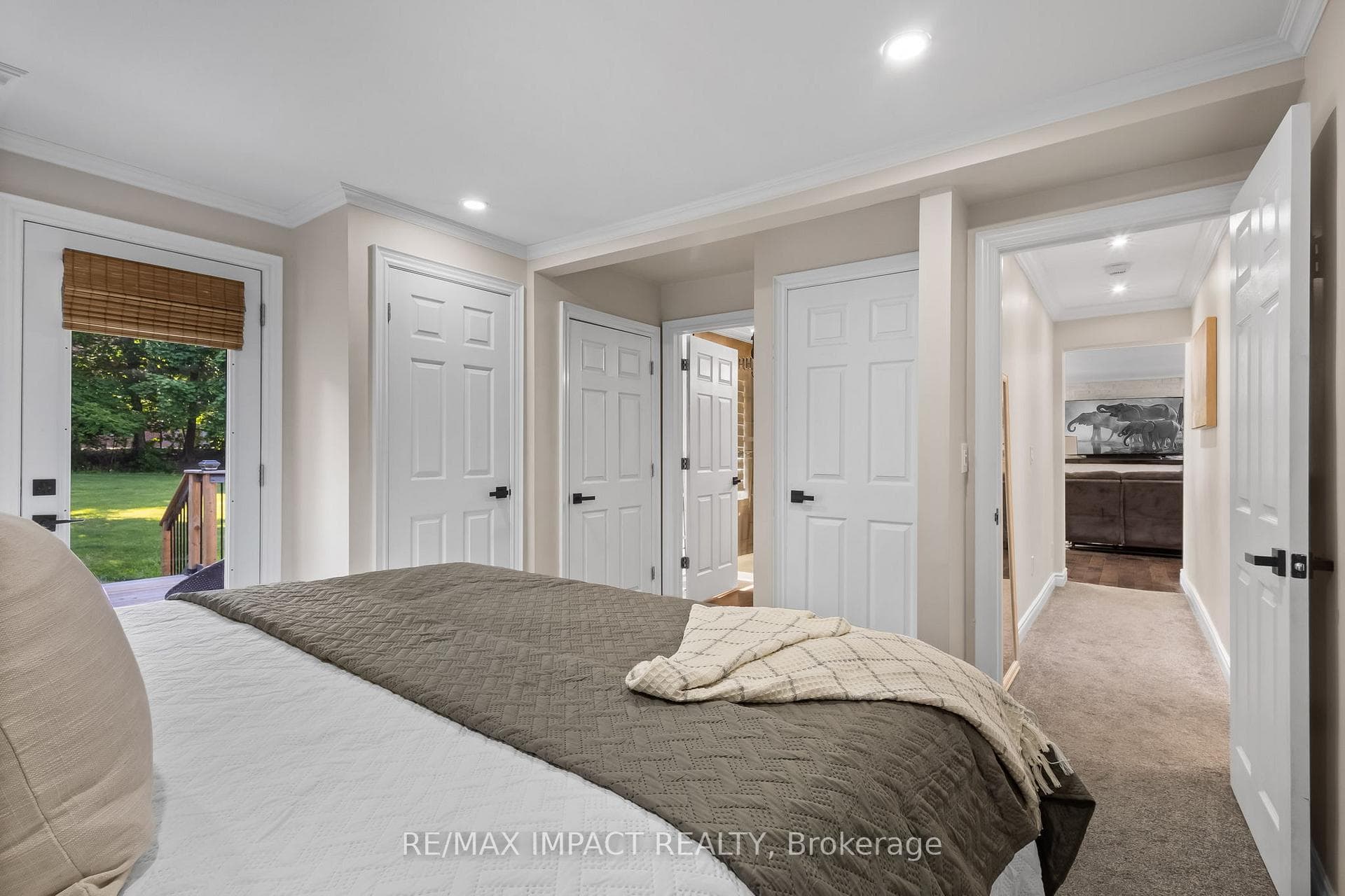 605 Newman Crescent photo 16