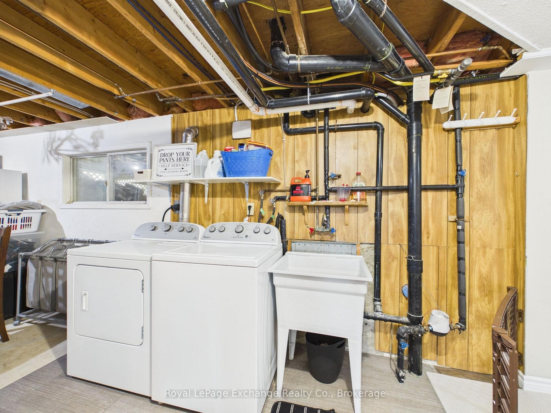 Laundry and laundry sink