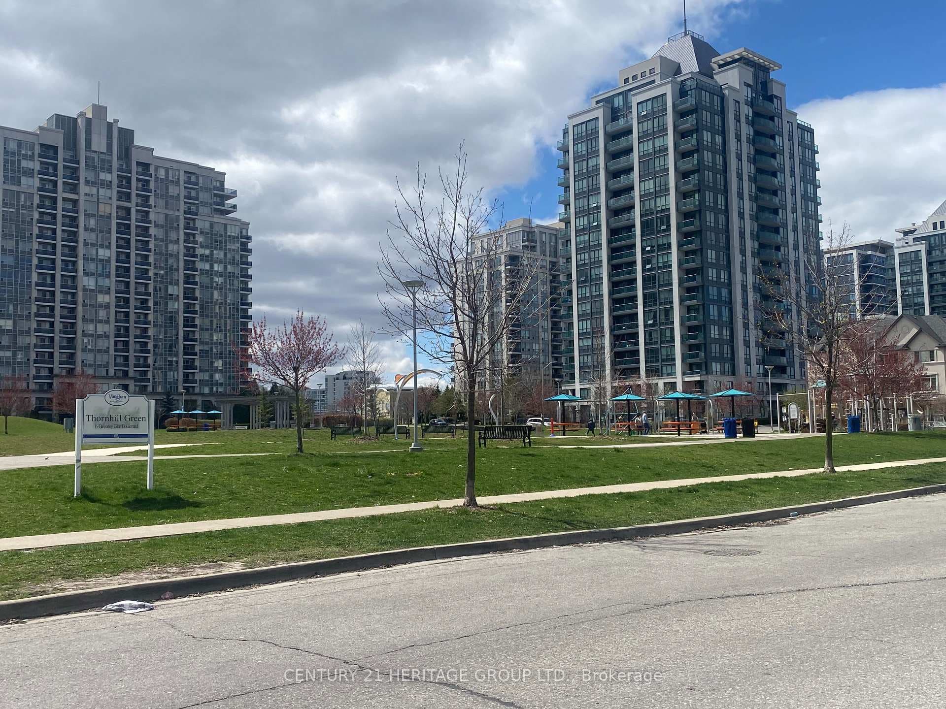 7890 Bathurst Street Unit 2205 photo 1