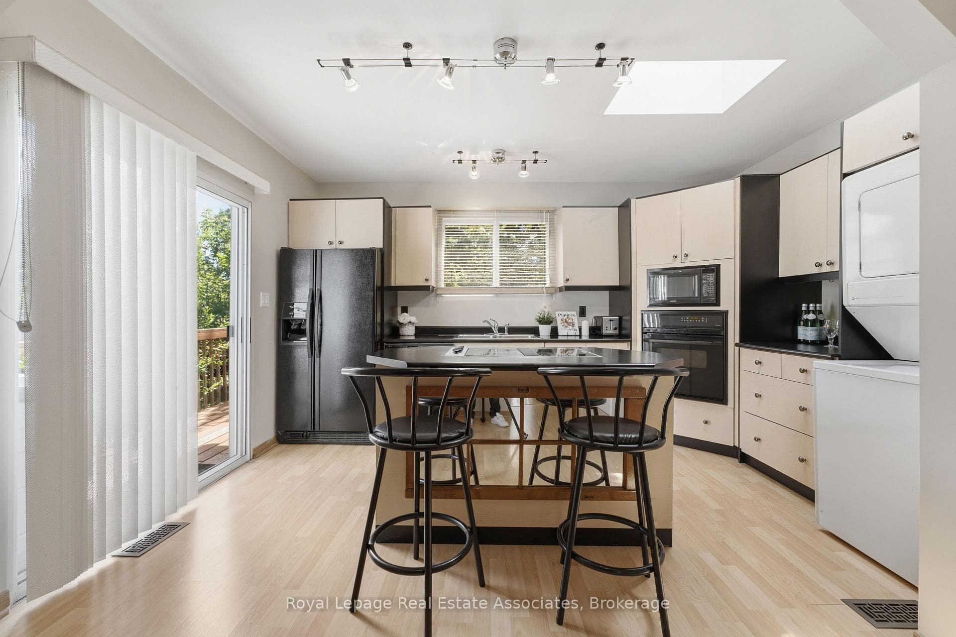 64 Eaglewood Boulevard photo 12