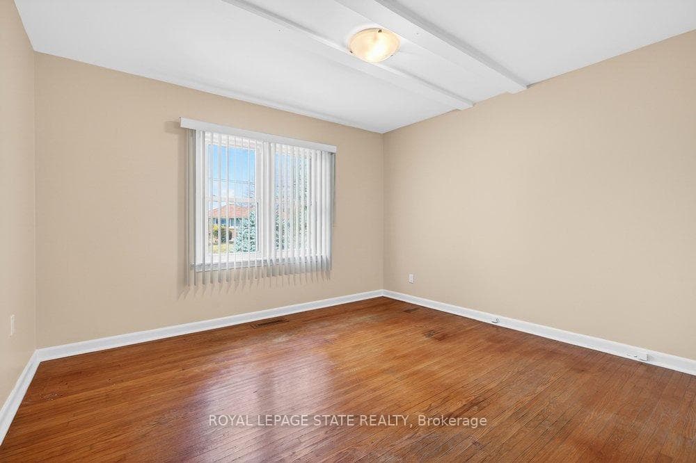 42 Evergreen Avenue photo 21