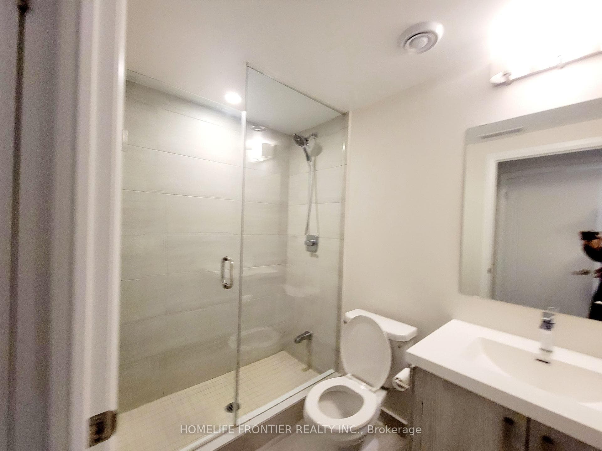 77 Mutual Street Unit 608 photo 6