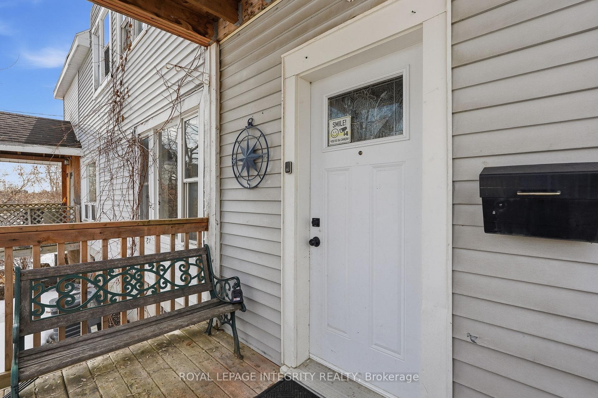 Entrance- porch perfect for outdoor lounging