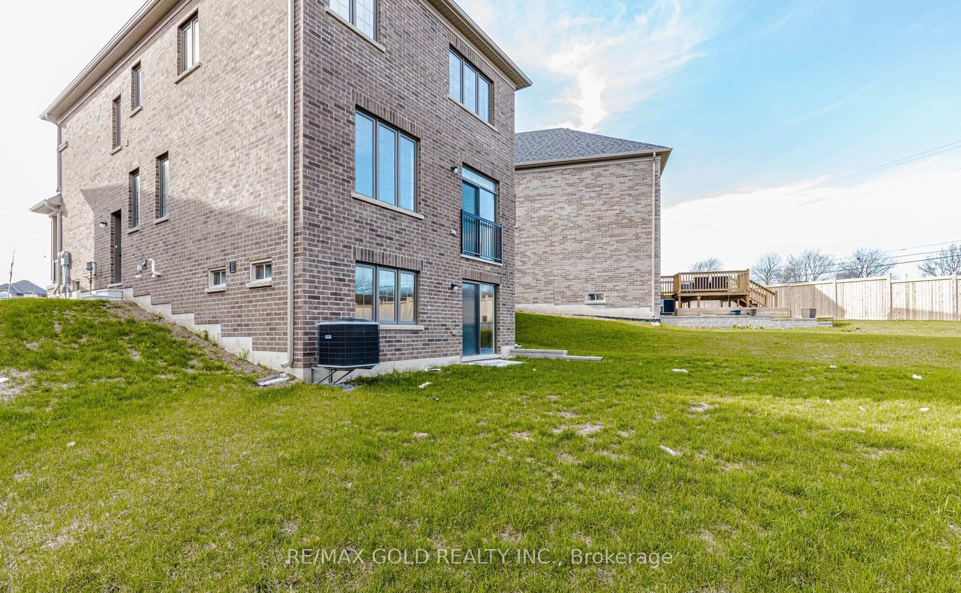 25 Sapwood Crescent photo 39
