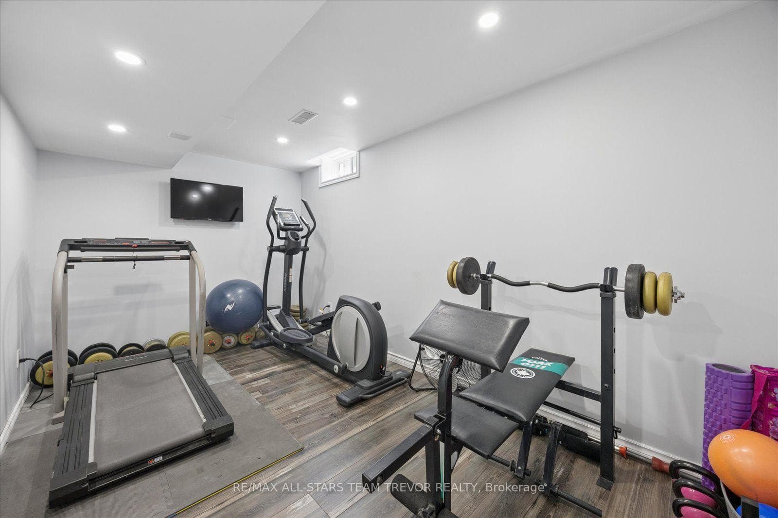30 Laurendale Avenue photo 28