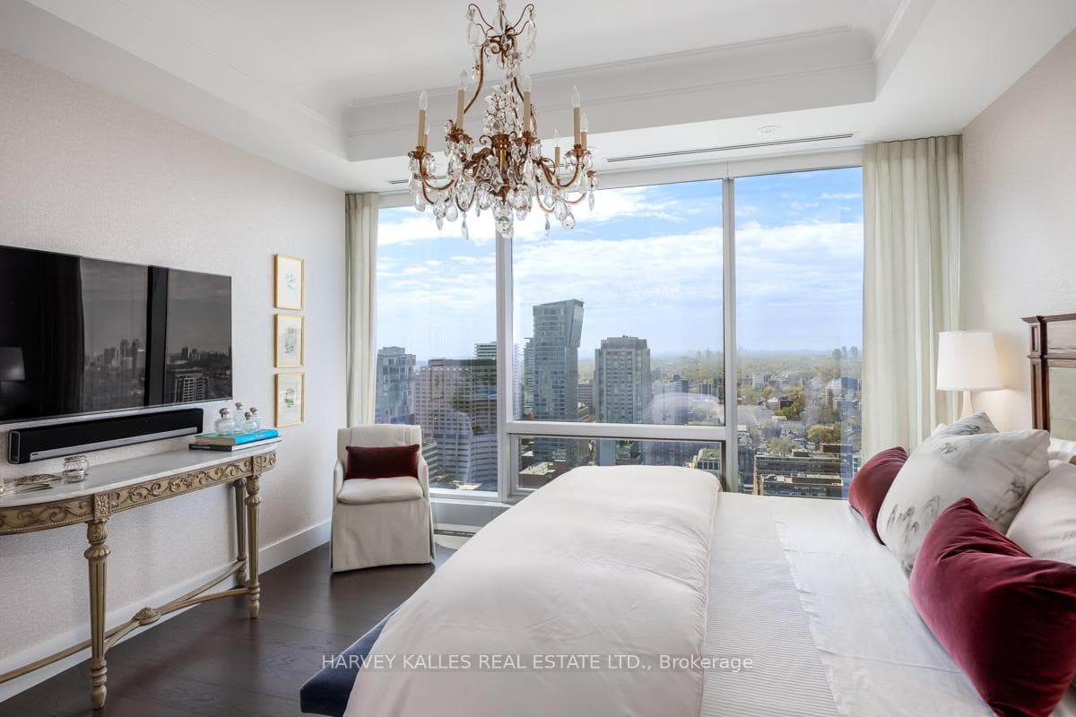50 Yorkville Avenue Unit 2704 photo 10
