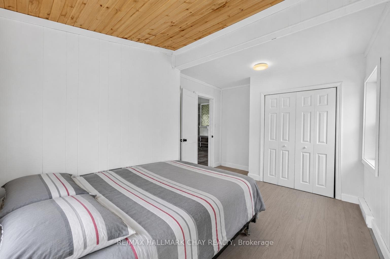 8 Myrtle Avenue photo 13