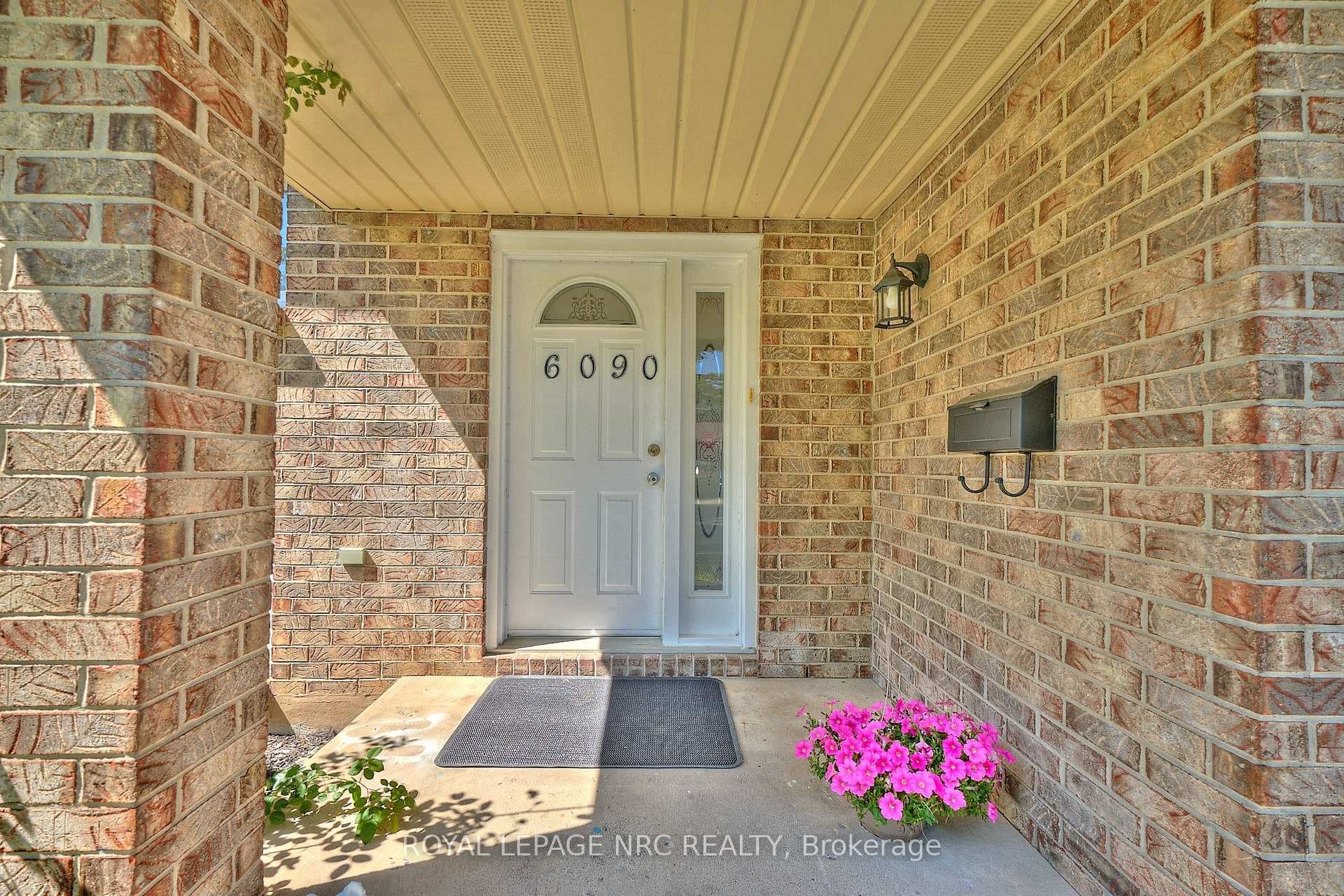 6090 Crimson Drive photo 5